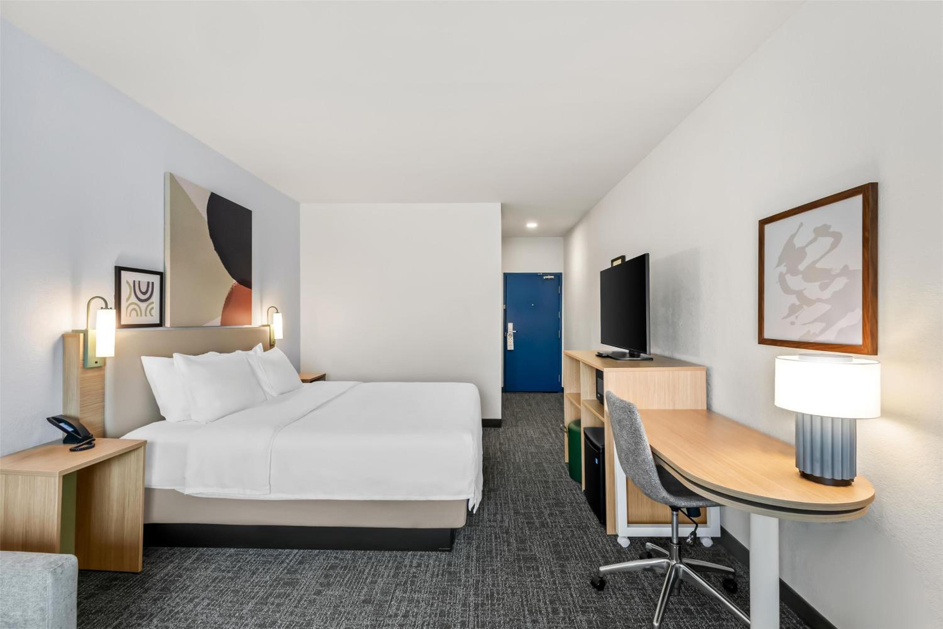 King Room with Sofa Bed - Non-Smoking