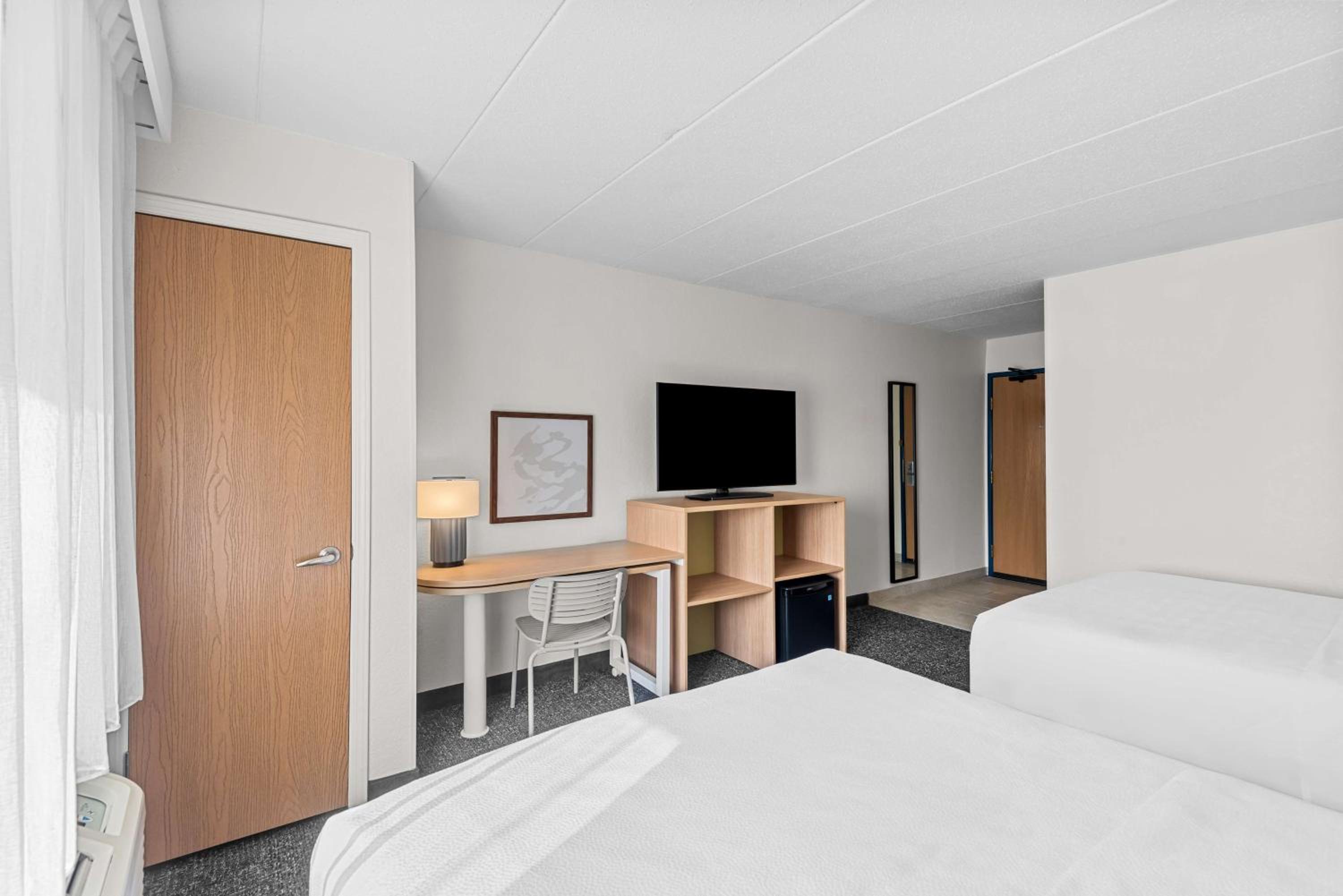 Queen Room with Two Queen Beds - Hearing Access