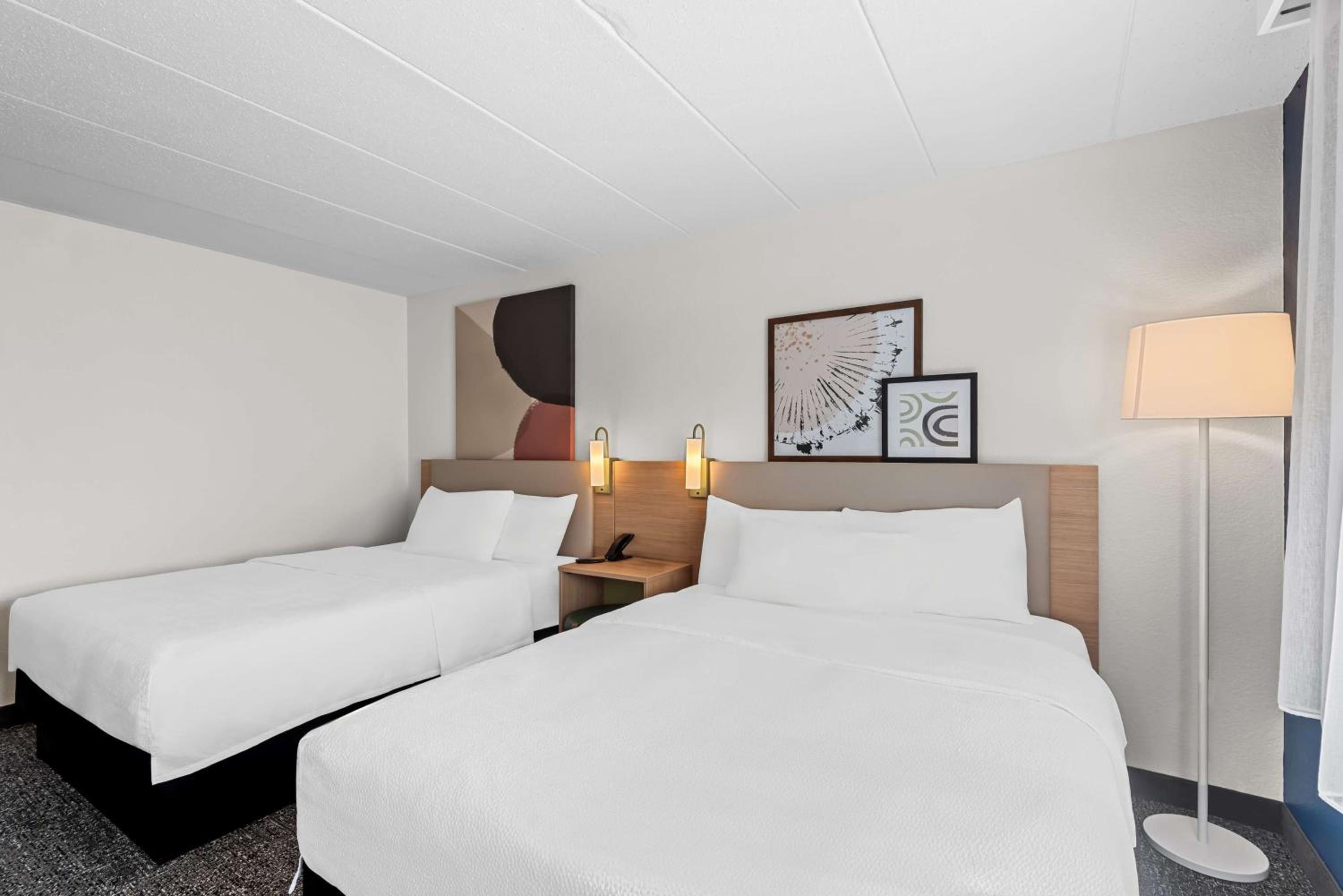 Queen Room with Two Queen Beds - Hearing Access