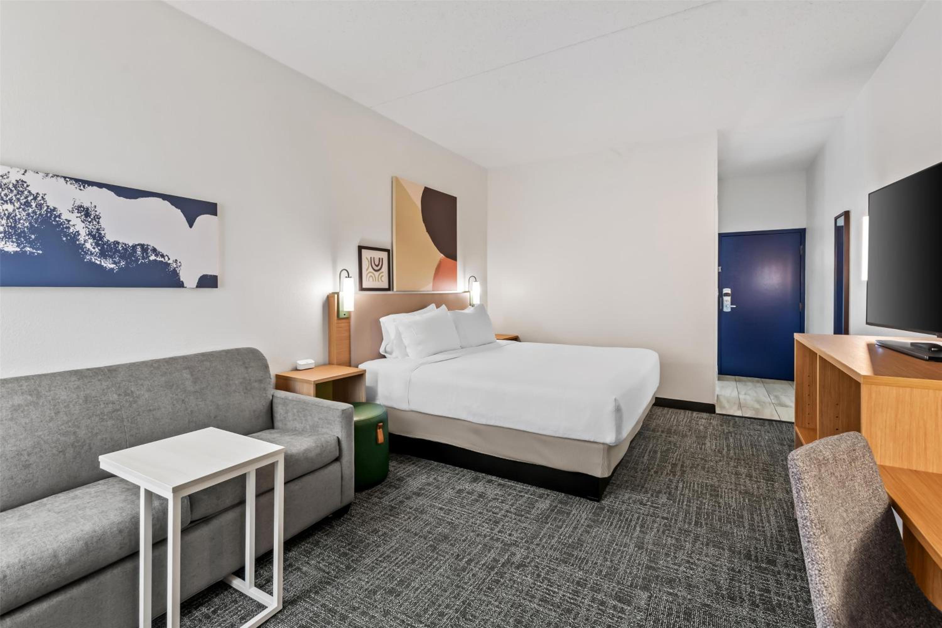 King Room with Sofa Bed - Non-Smoking - Photo 2
