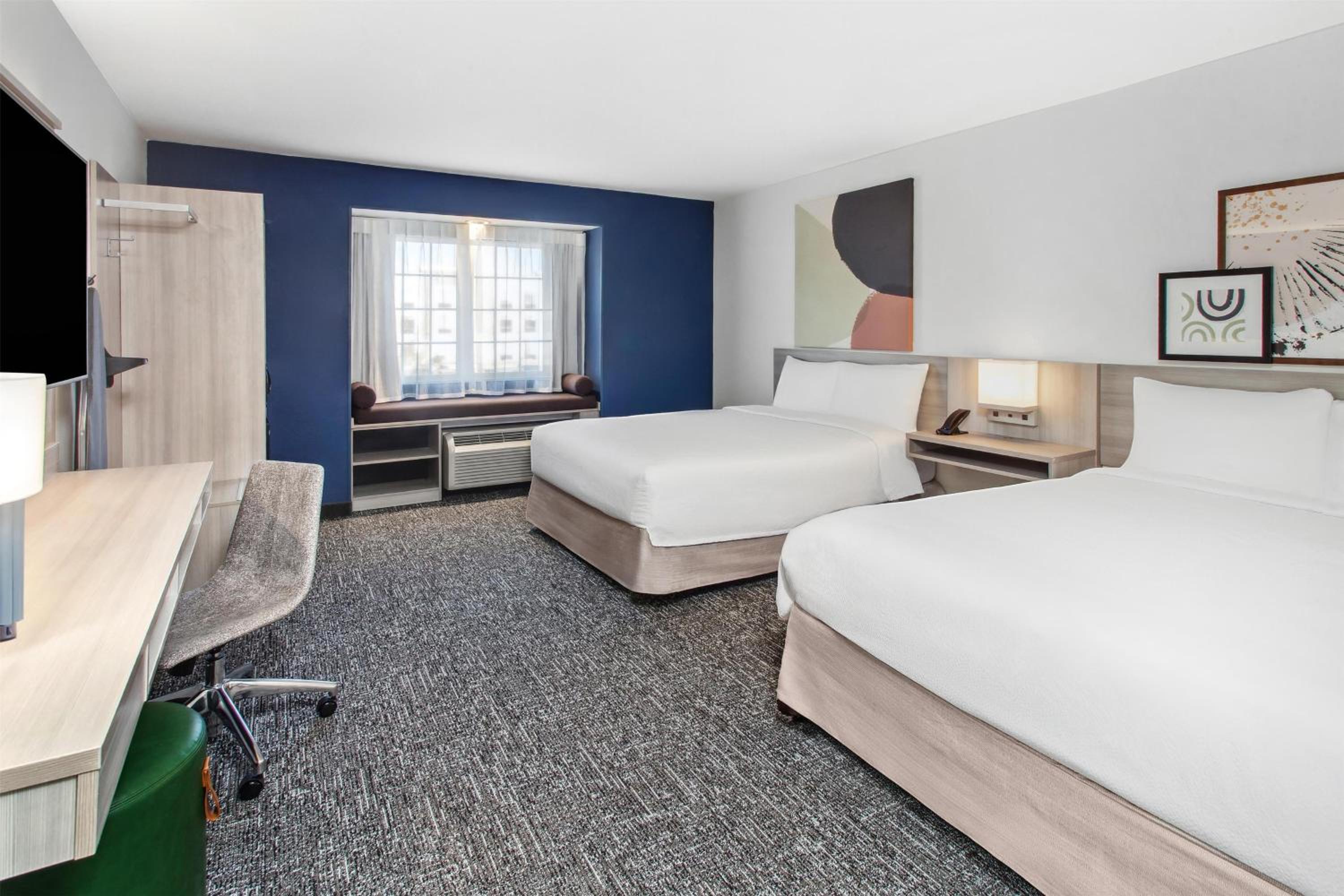 Queen Room with Two Queen Beds and Mobility Accessible Tub