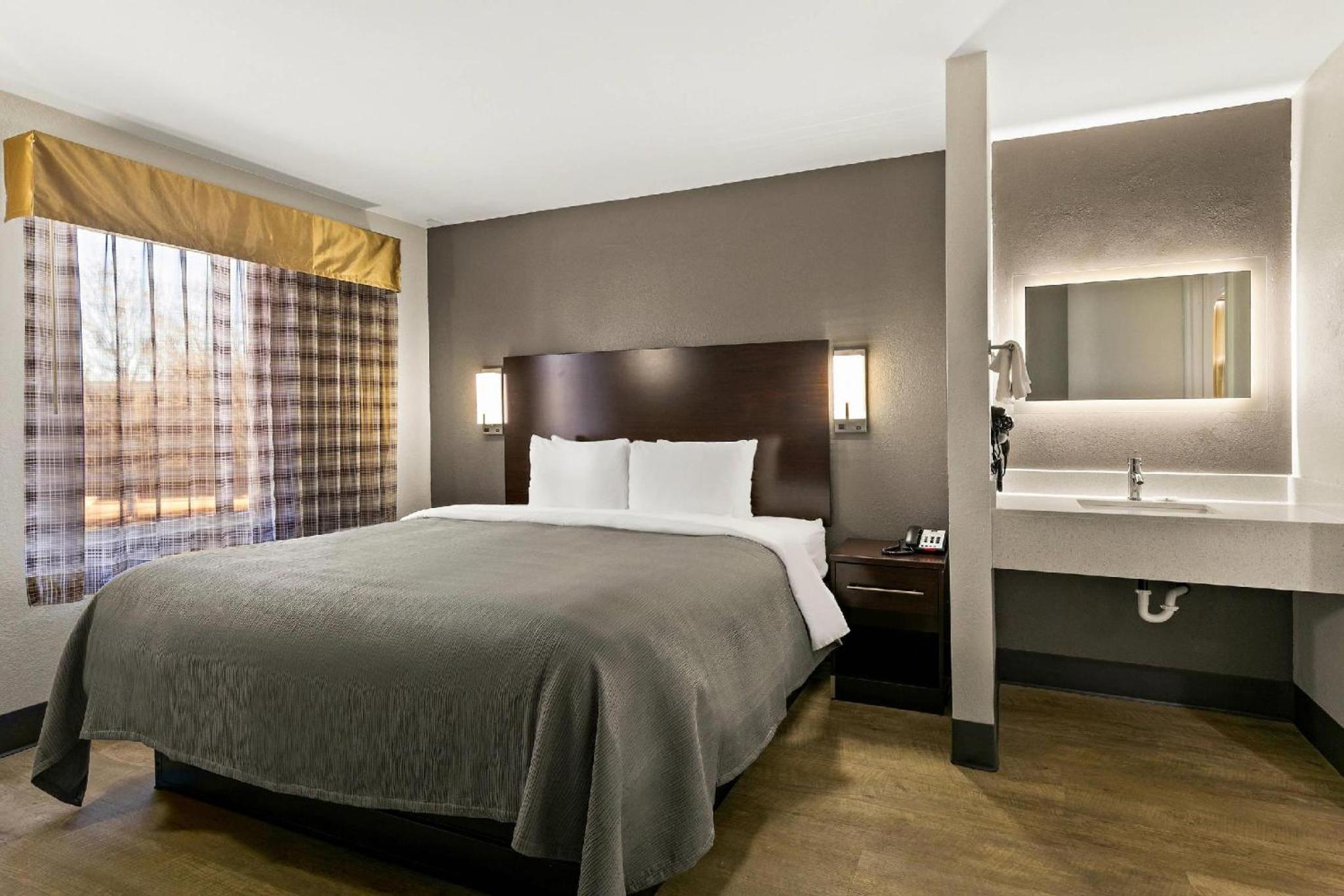 King Room with Tub - Disability Access/Non Smoking
