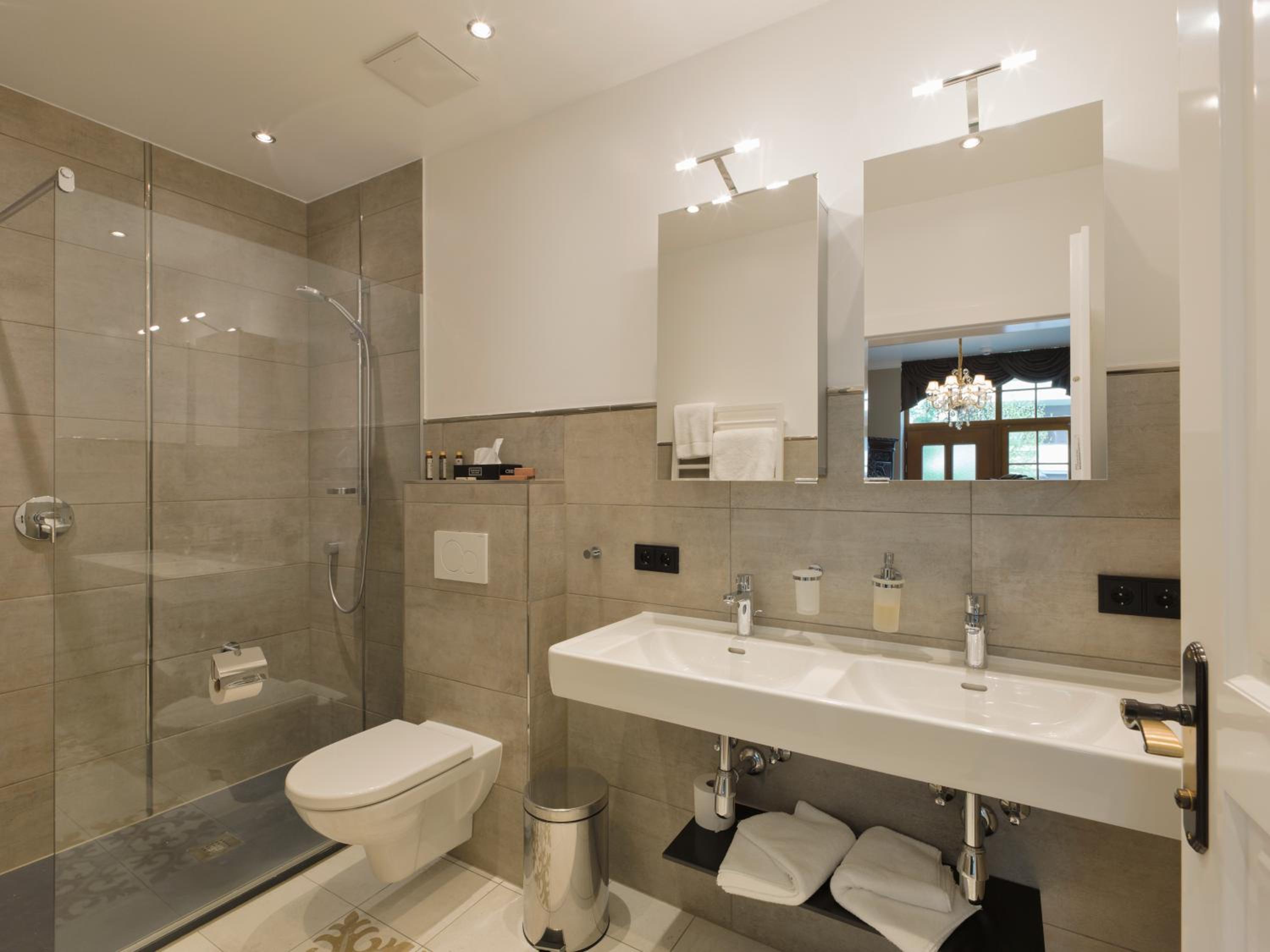 Luxury Two-Bedroom Apartment photo 2