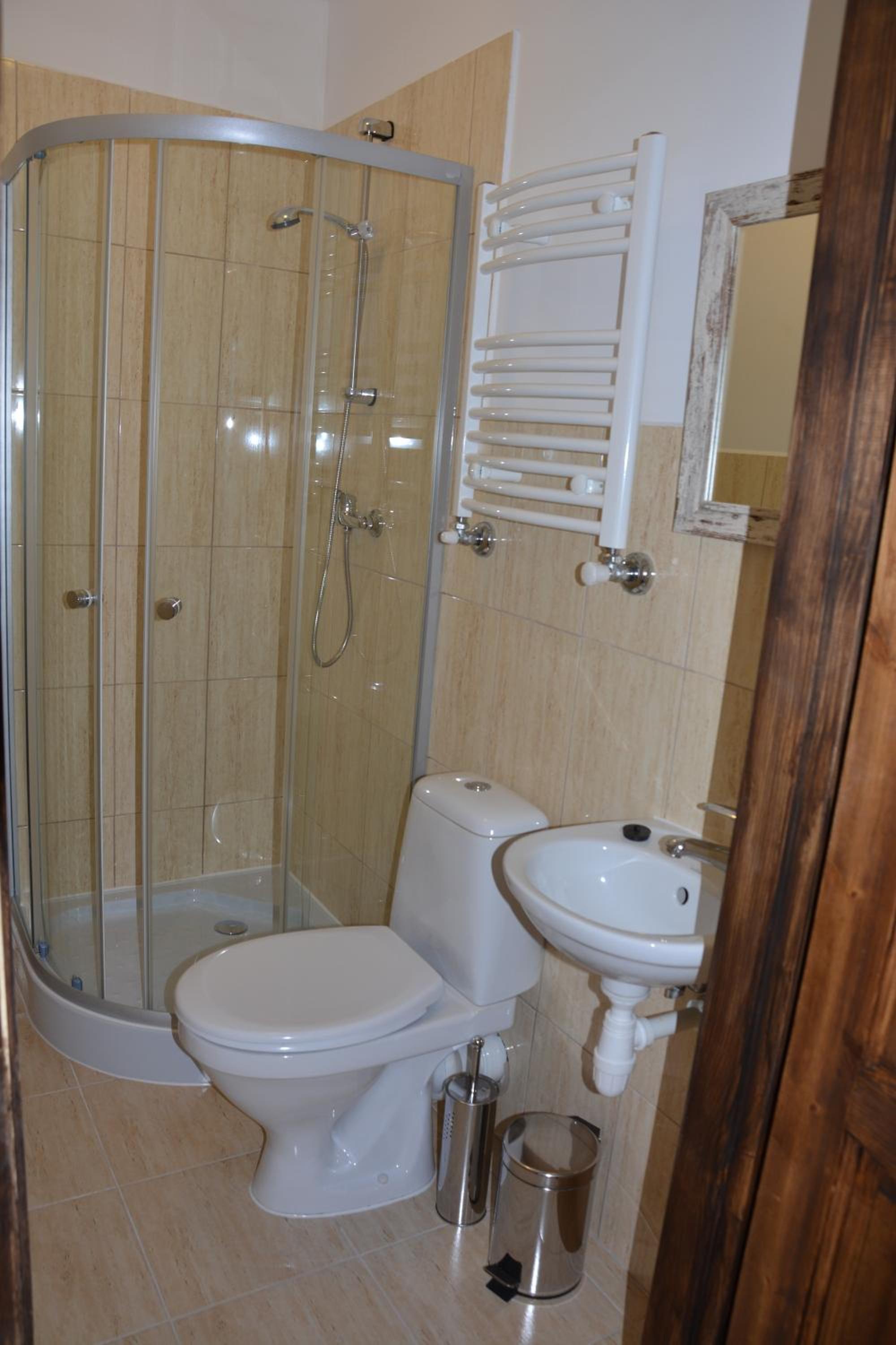 Twin Room with Shower - Photo 3