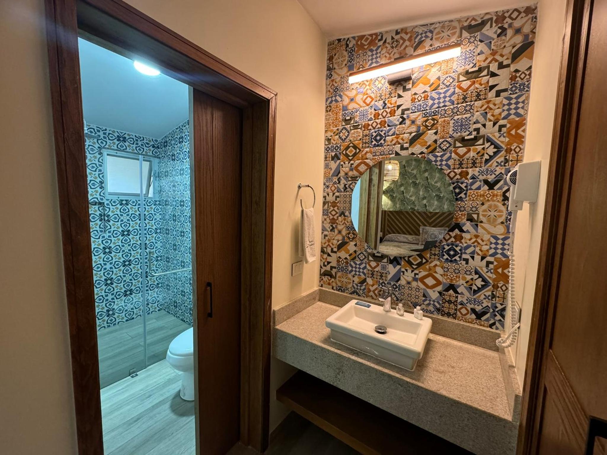 Deluxe Junior Suite photo 3