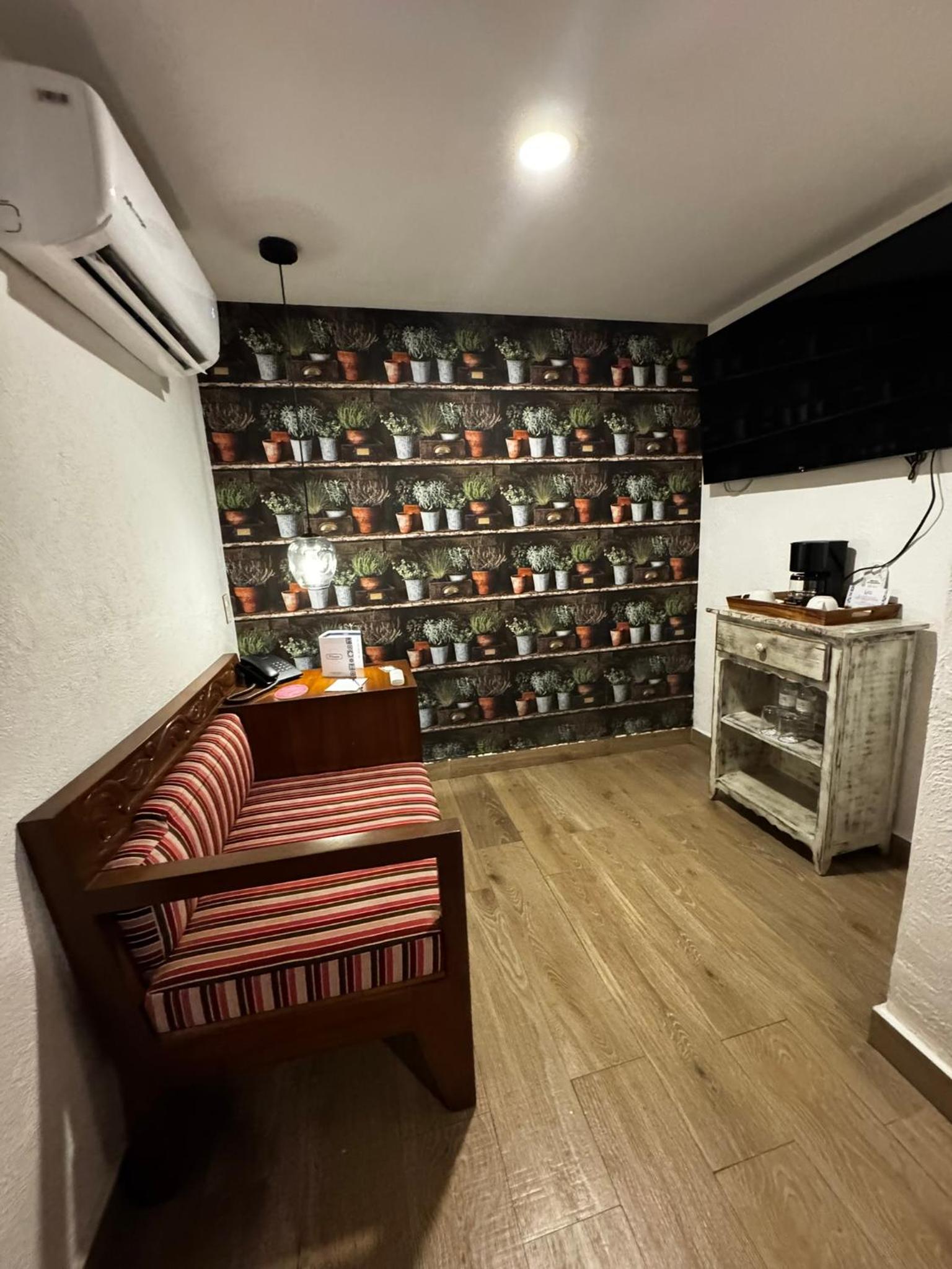 Budget Double Room photo 3