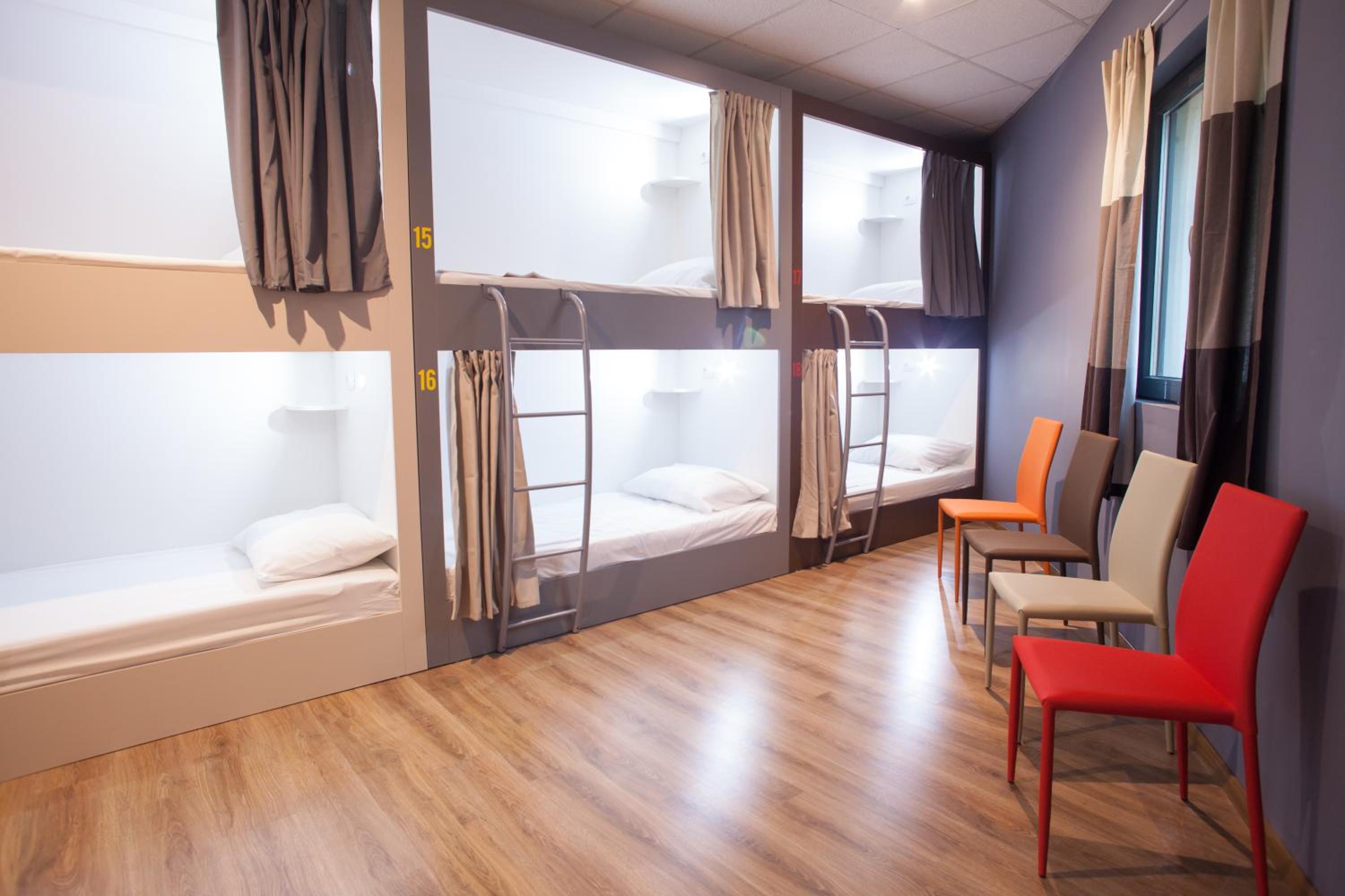 Bed in 10-Bed Mixed Dormitory Room