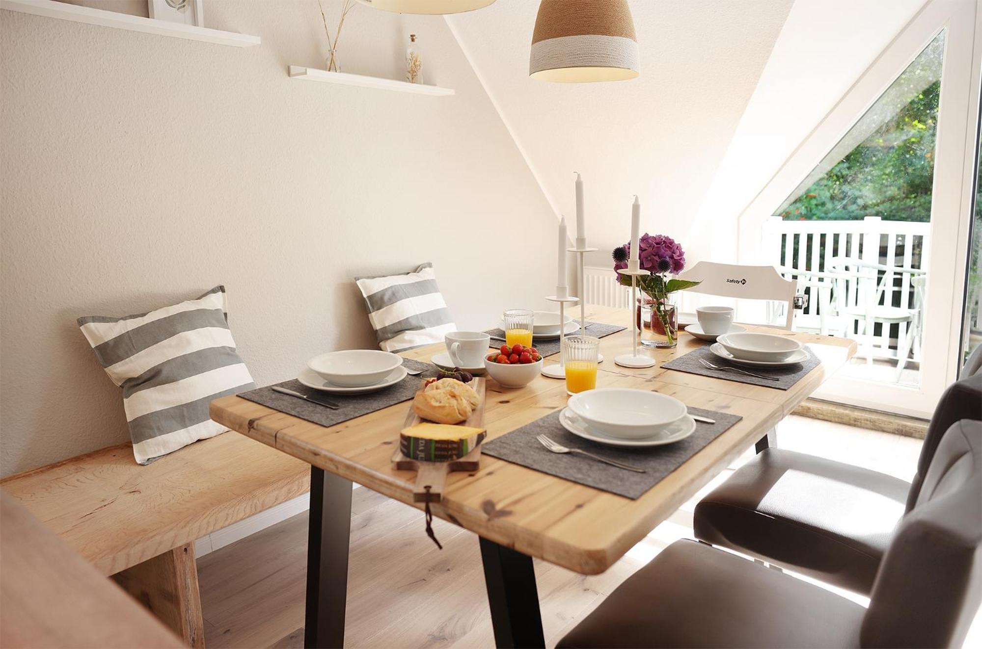 Two-Bedroom Apartment with Balcony photo 2