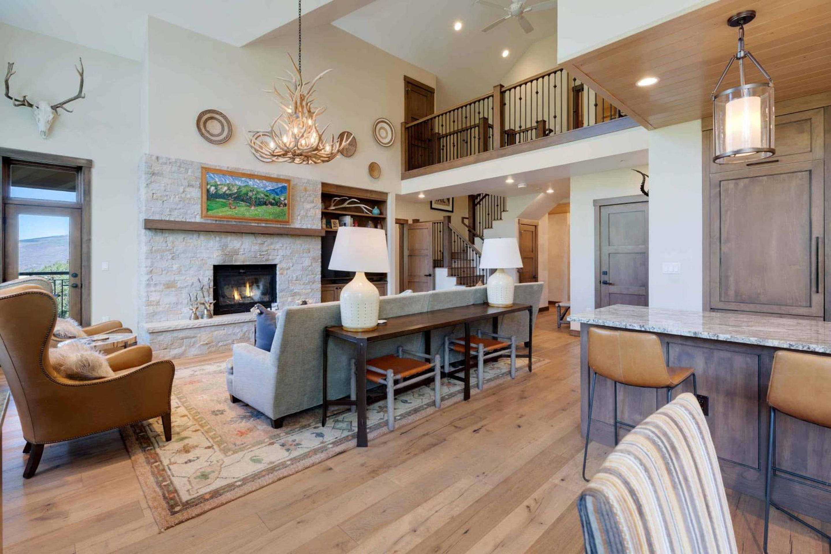 Three-Bedroom Apartment with Mountain View photo 1