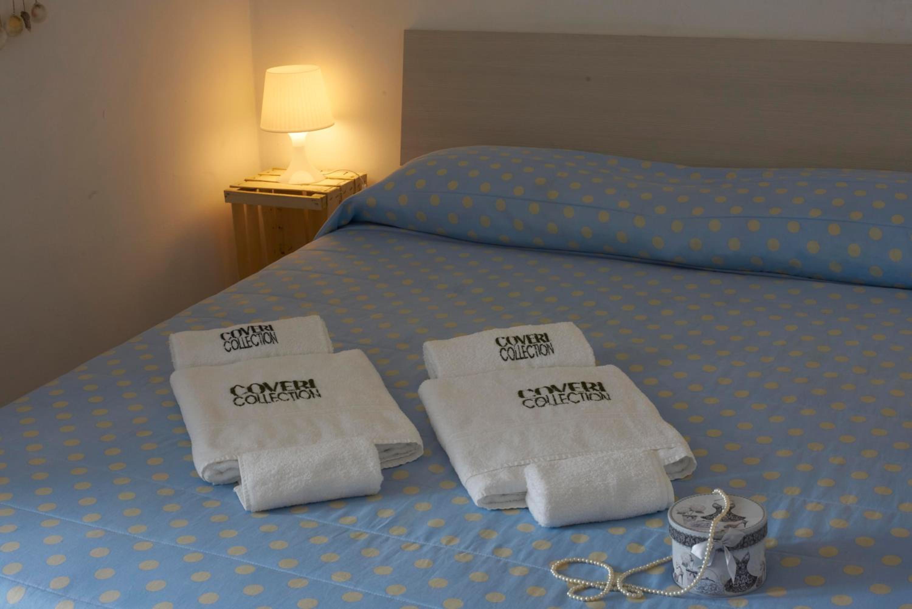 Large Double Room with Sea View - Photo 4