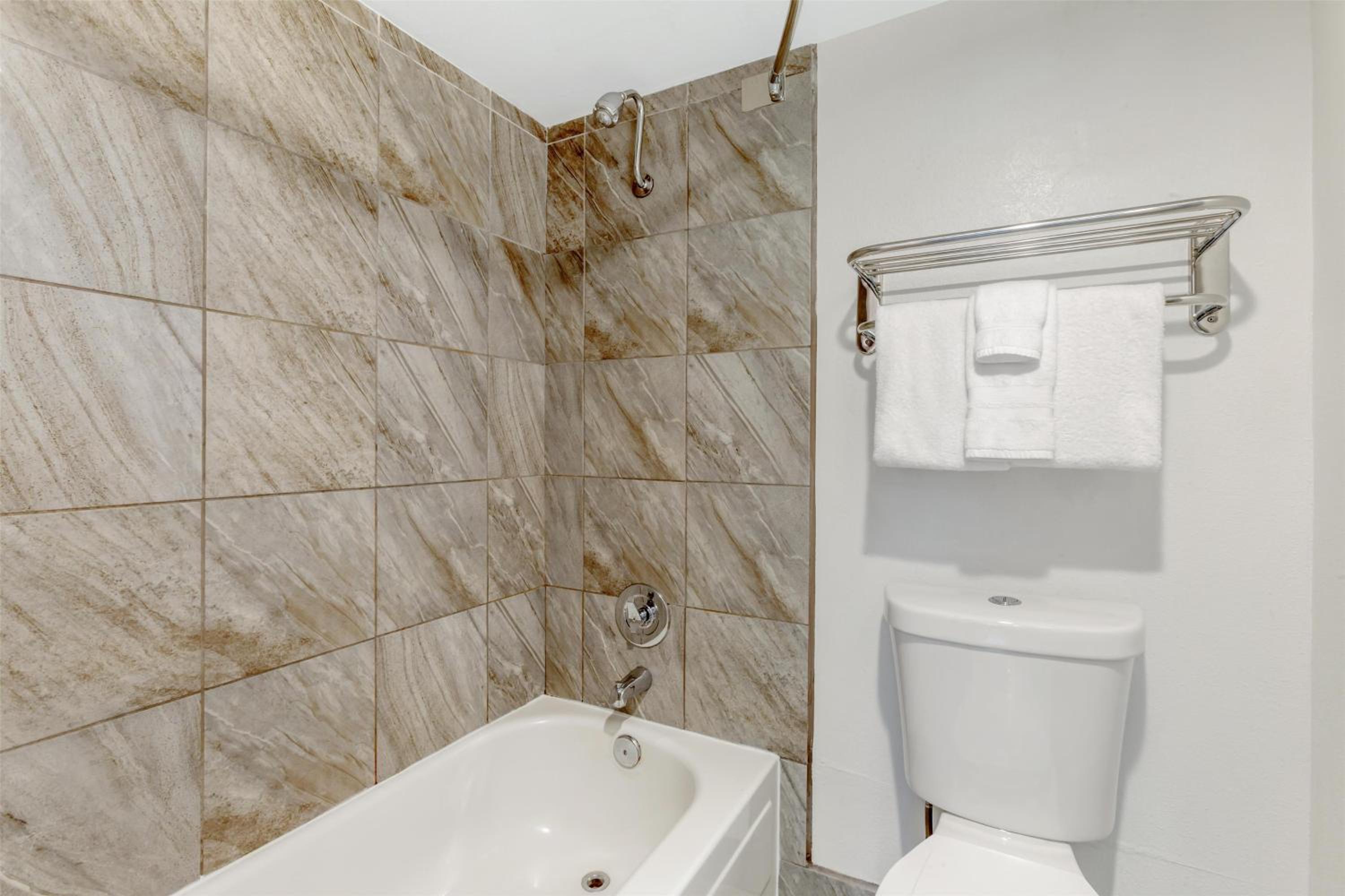 Queen Suite with Two Queen Beds and Kitchenette - Non-Smoking photo 2