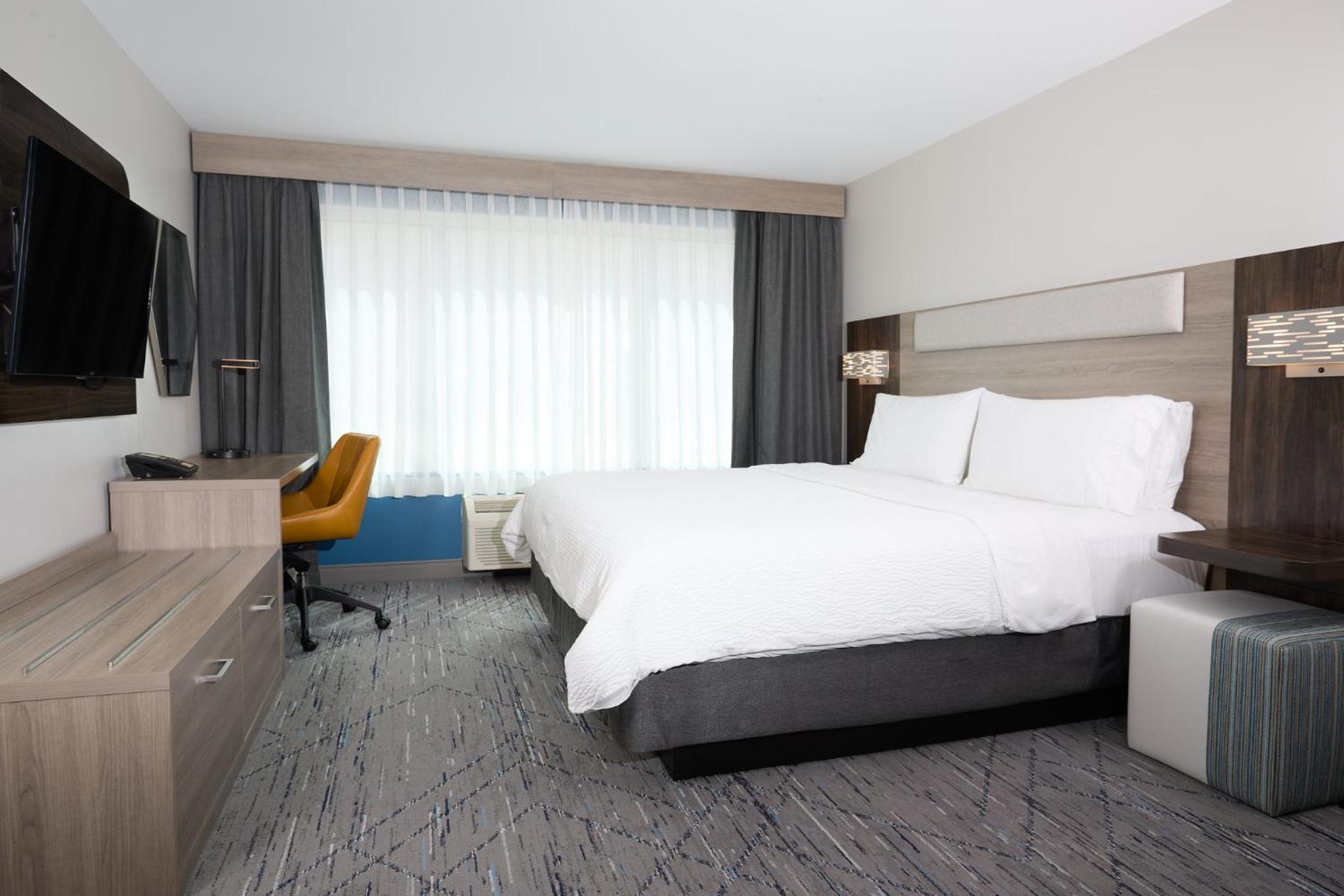 Standard King Room - Photo 3