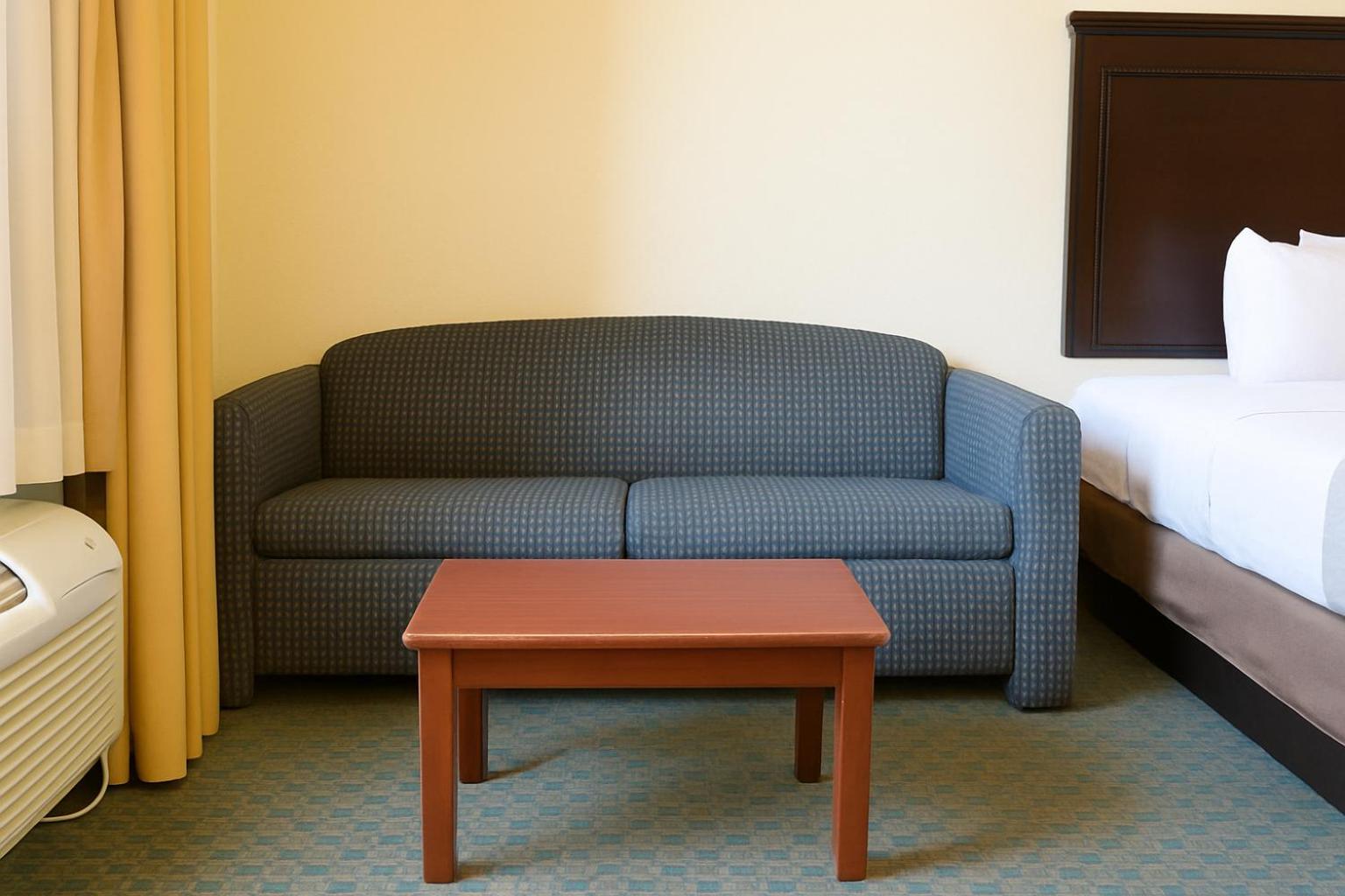 Queen Room - Disability Access photo 2