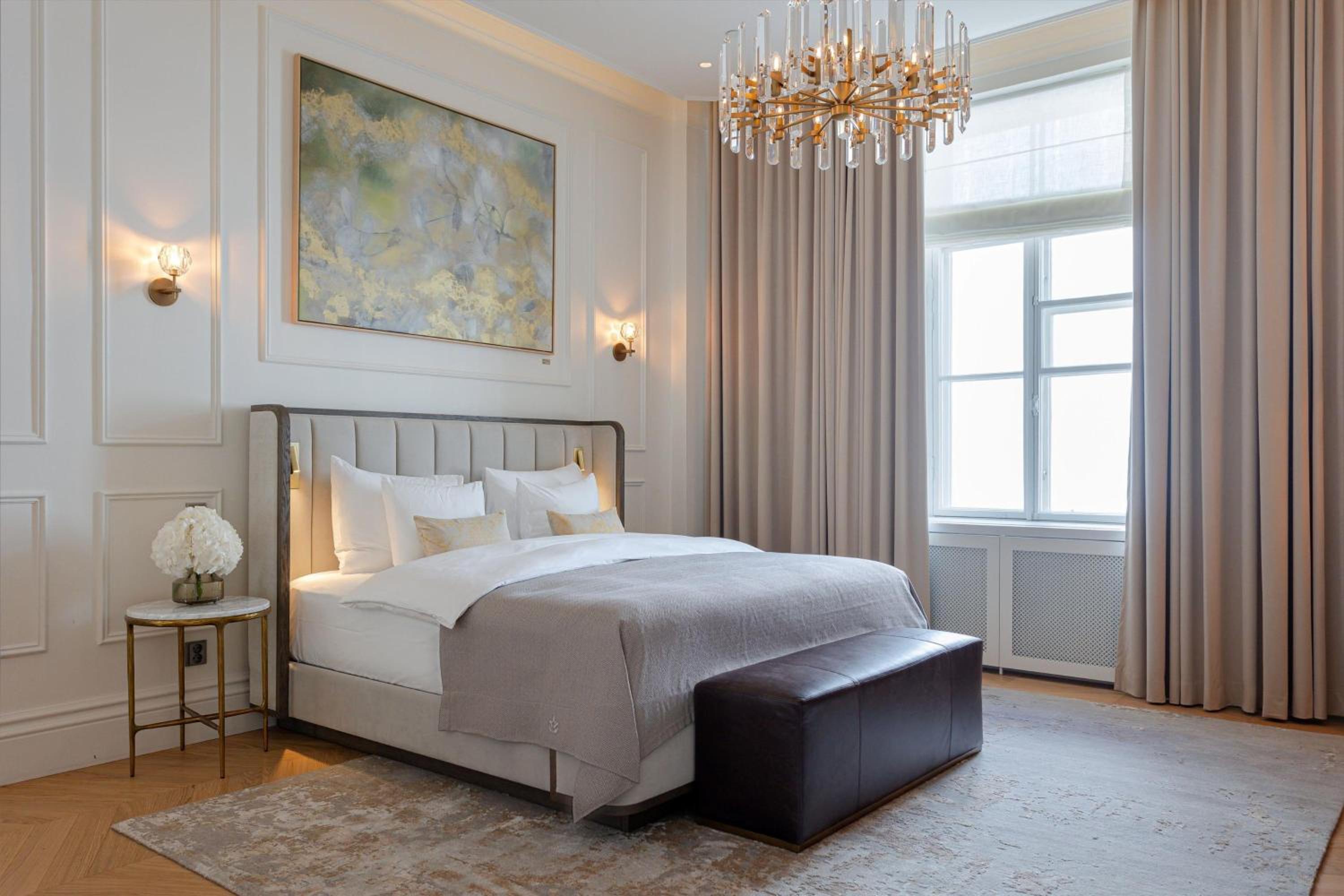 One-Bedroom Suite with Double Bed - Photo 1