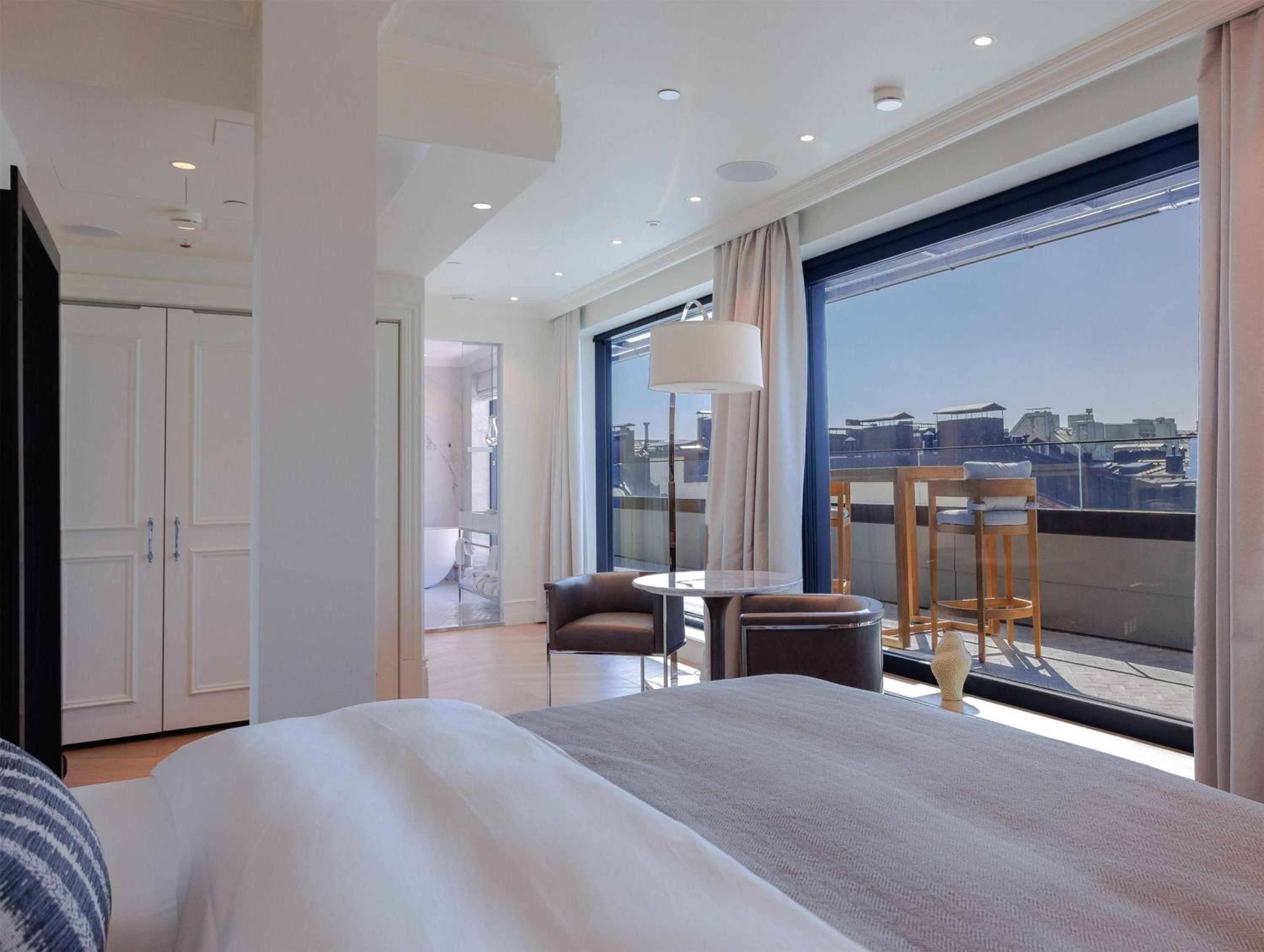Junior King Suite with Terrace - Photo 1