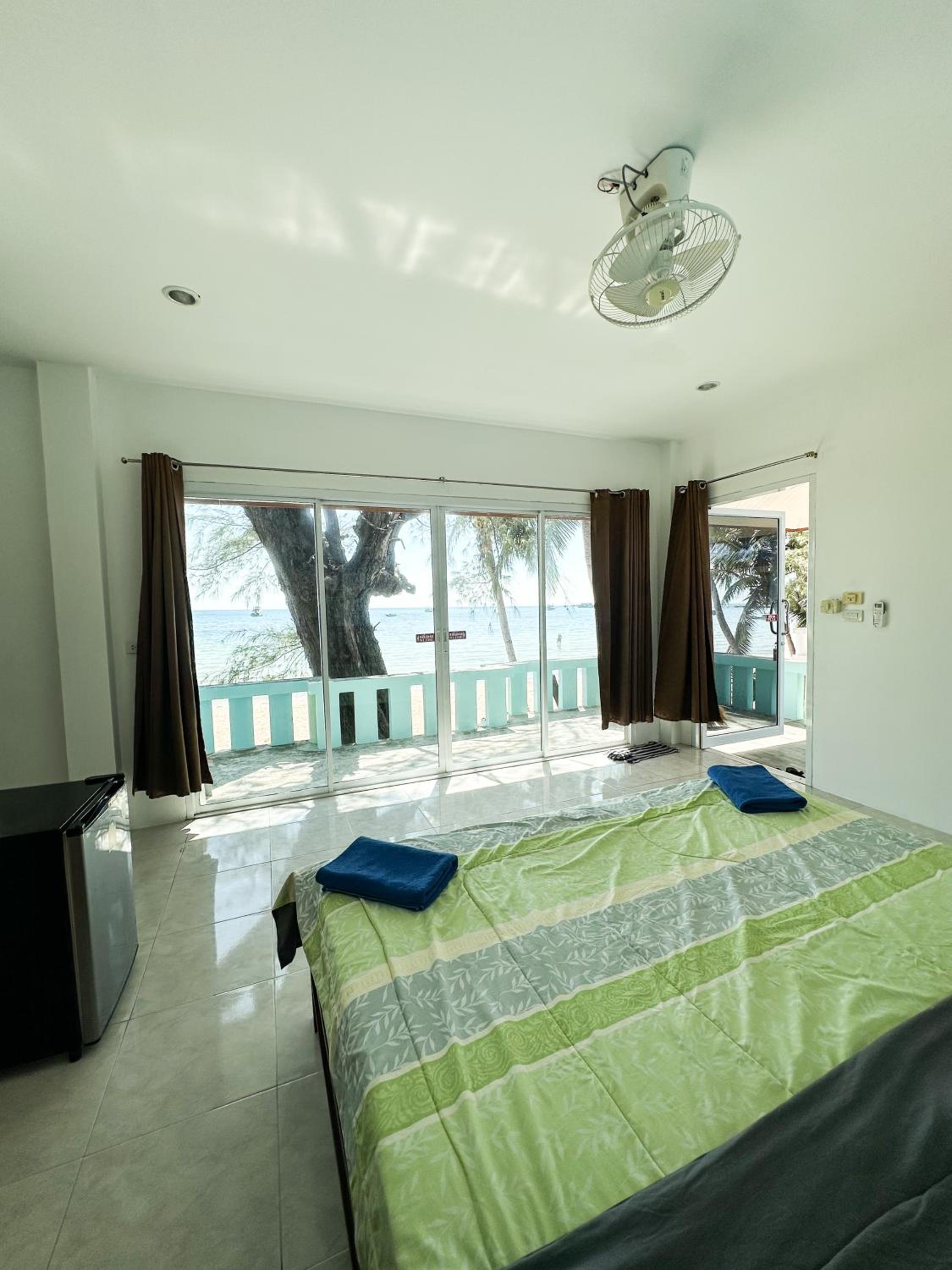 Deluxe Double Room with Balcony and Sea View