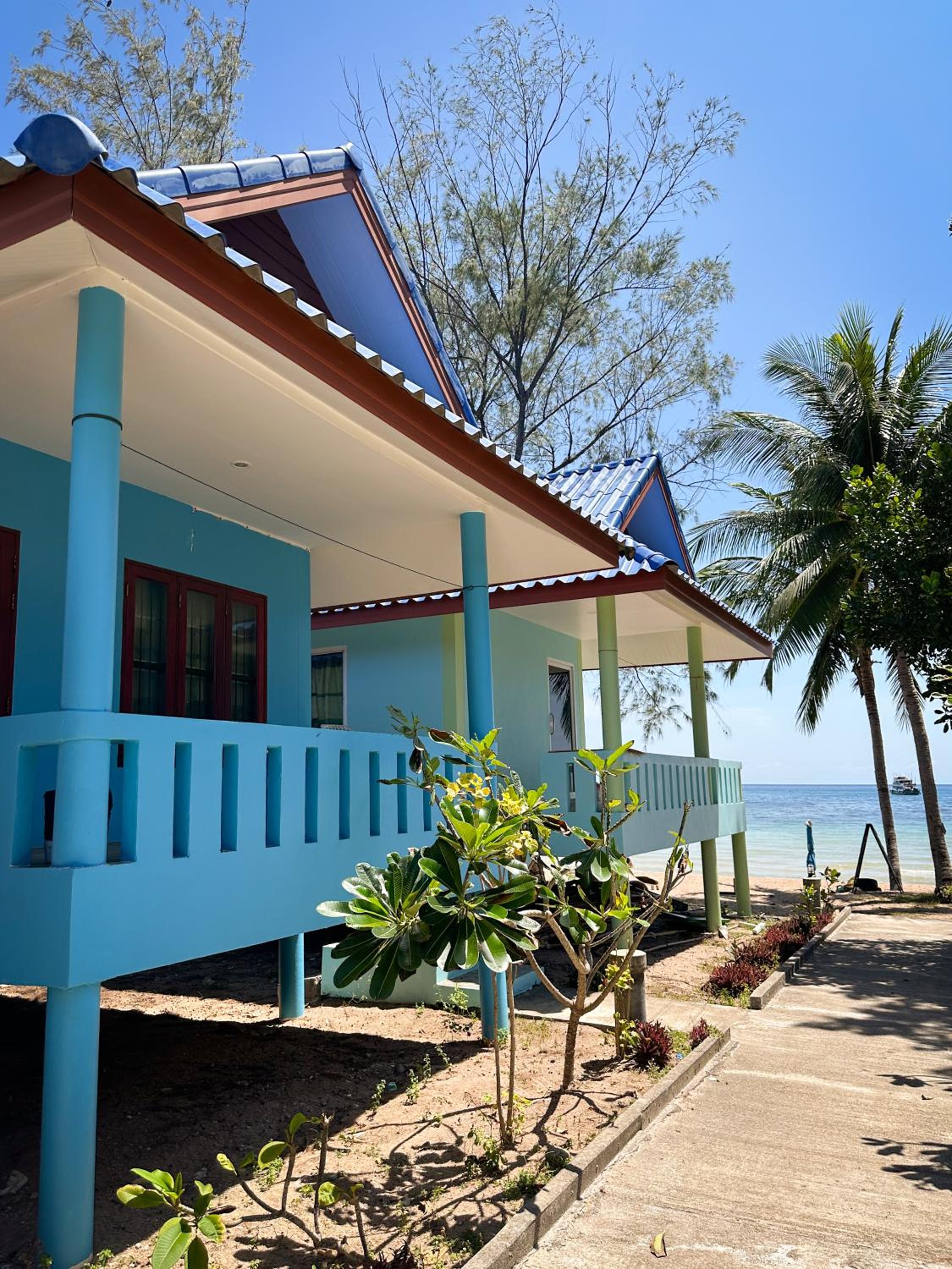 Deluxe Double Room with Balcony and Sea View photo 2