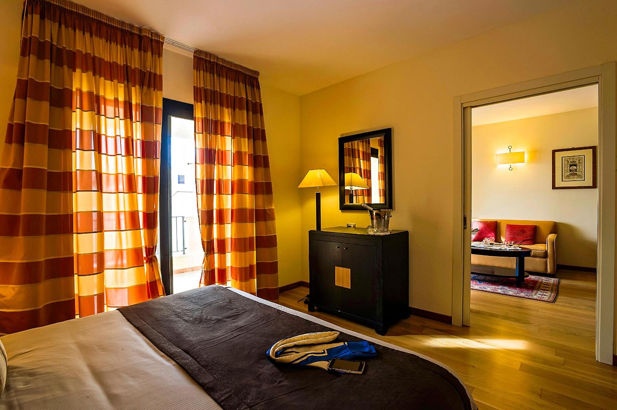 Suite - Photo 2