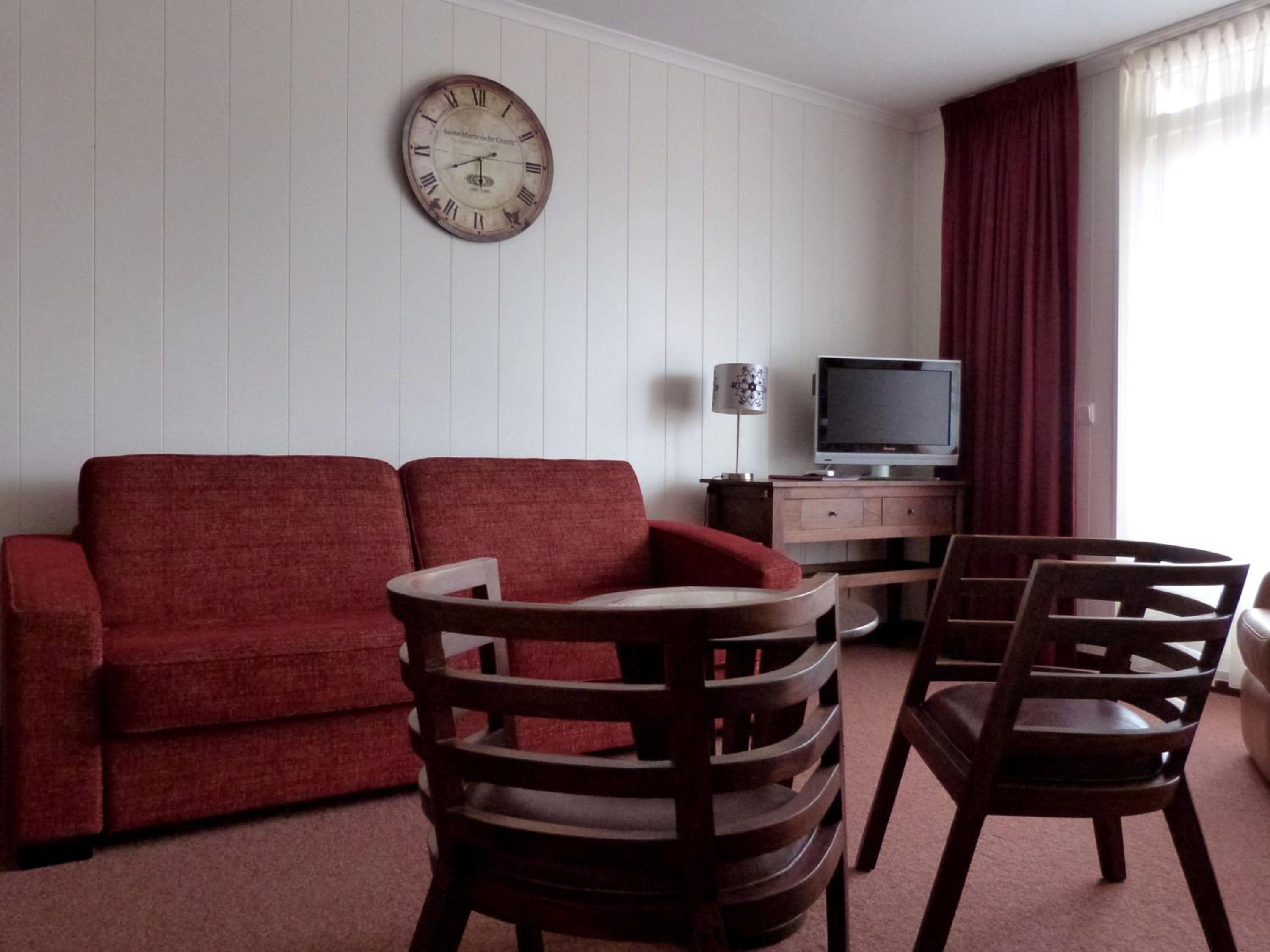 Family Suite (5 Adults) - Photo 7