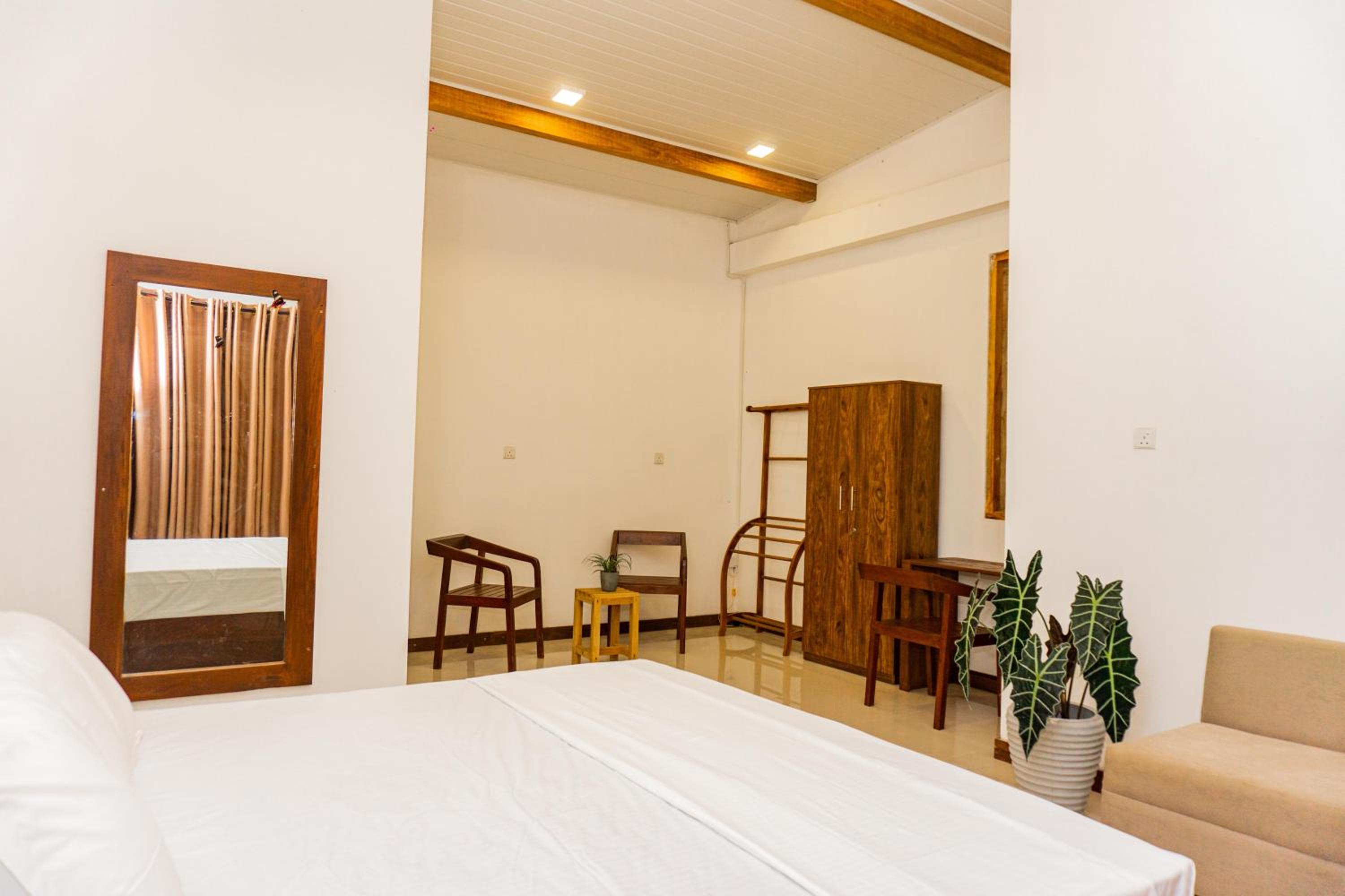 Deluxe King Suite