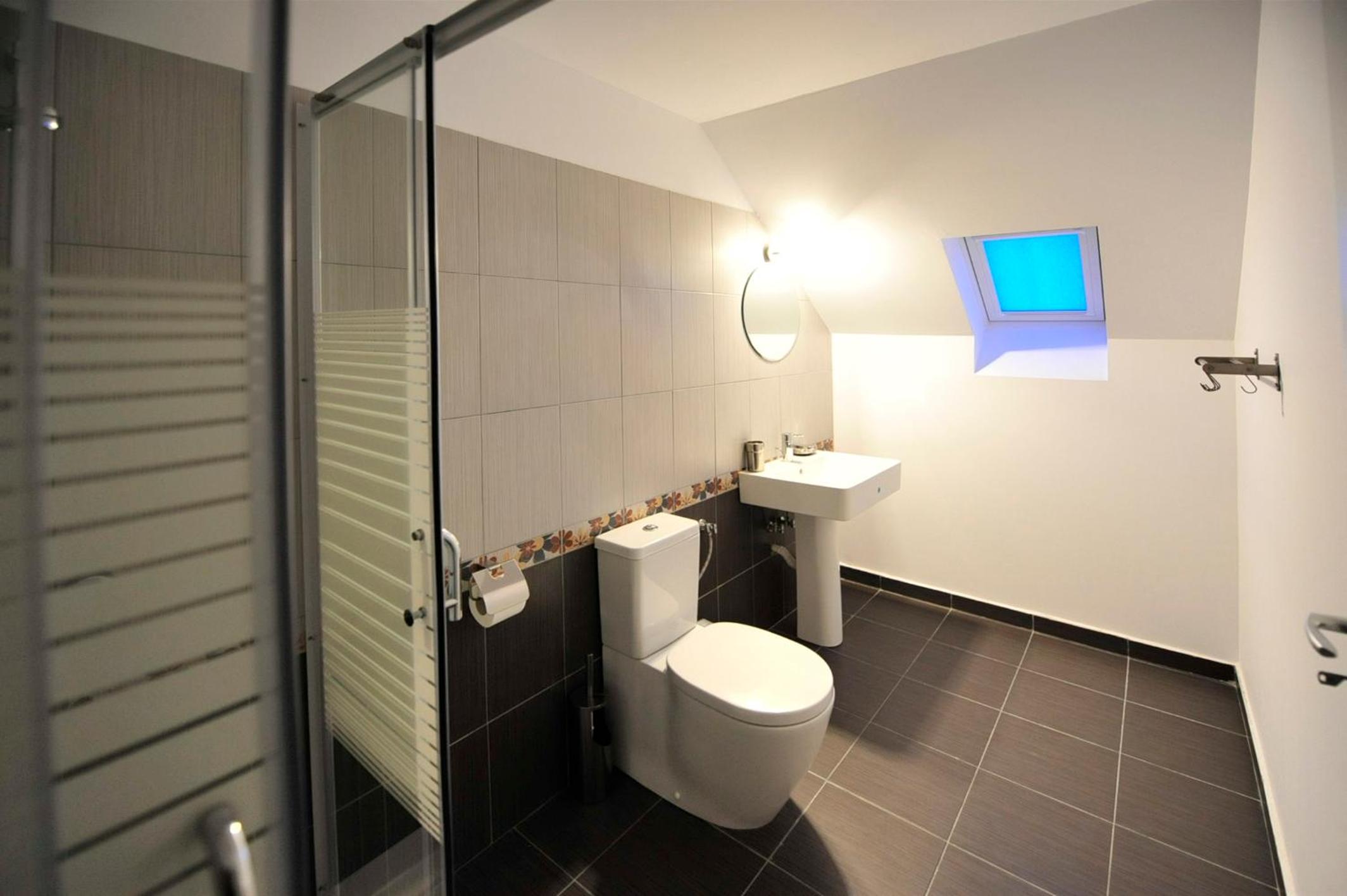 Twin Room - Photo 38