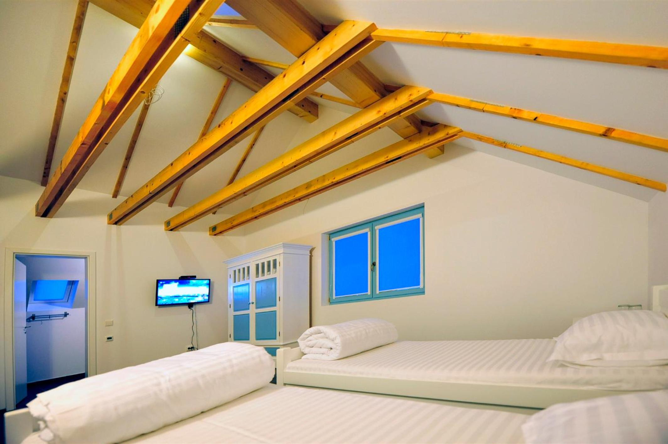 Twin Room - Photo 47