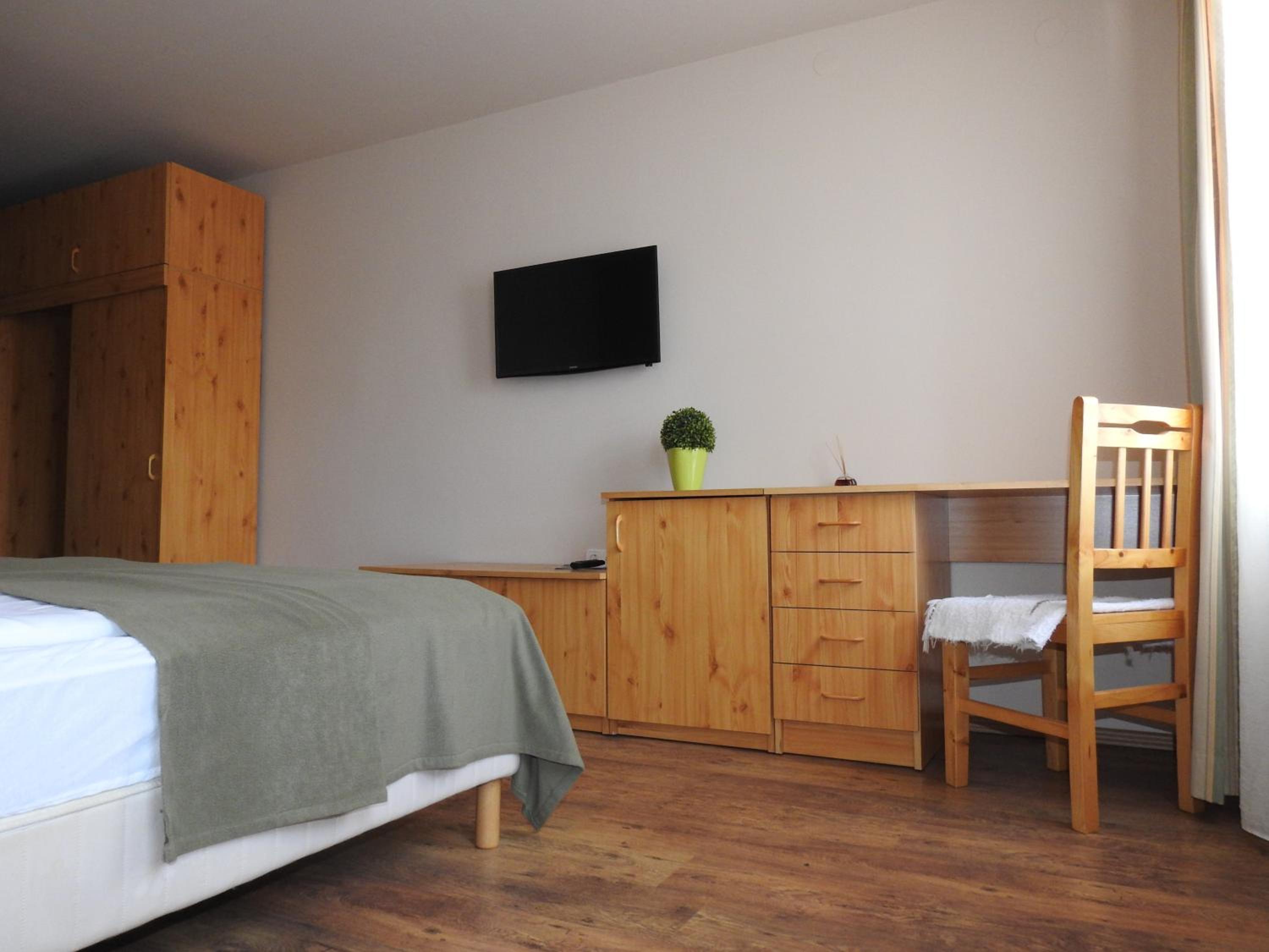 Double Room - Photo 5