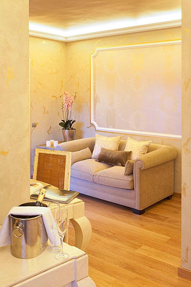 Deluxe Suite with Terrace photo 3