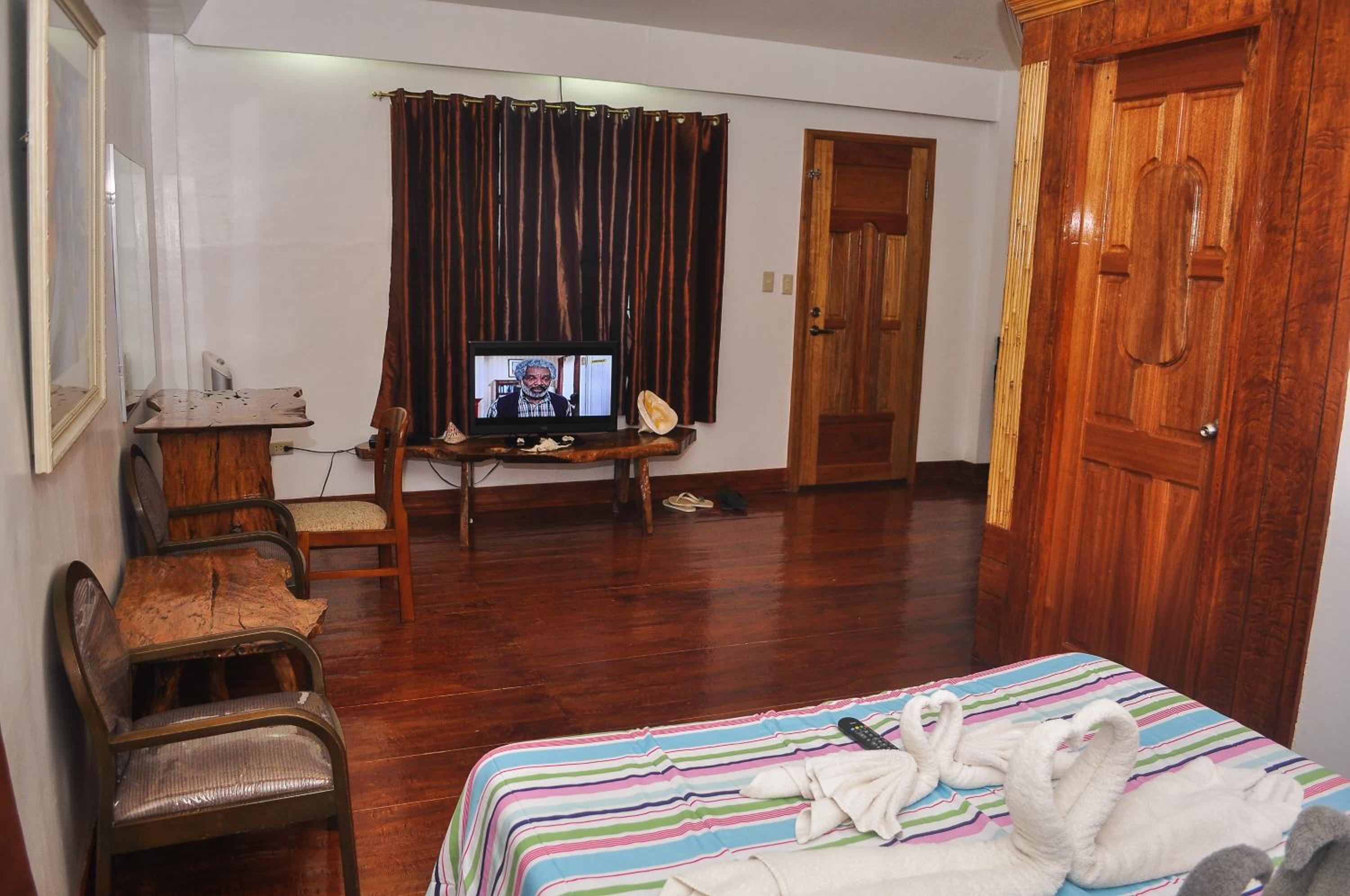 Superior Room with Partial Sea View - Photo 8