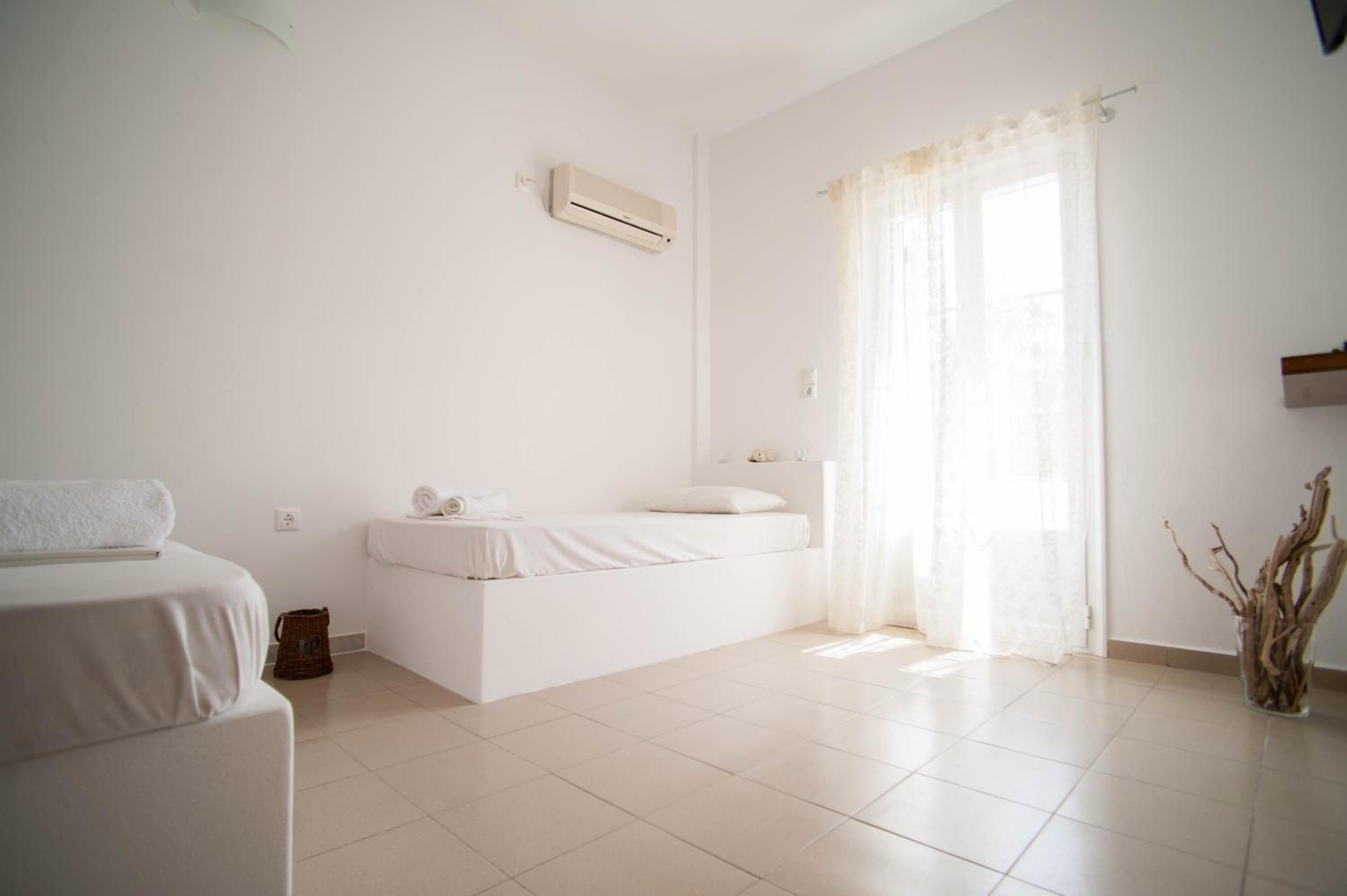 Standard Triple Room photo 2