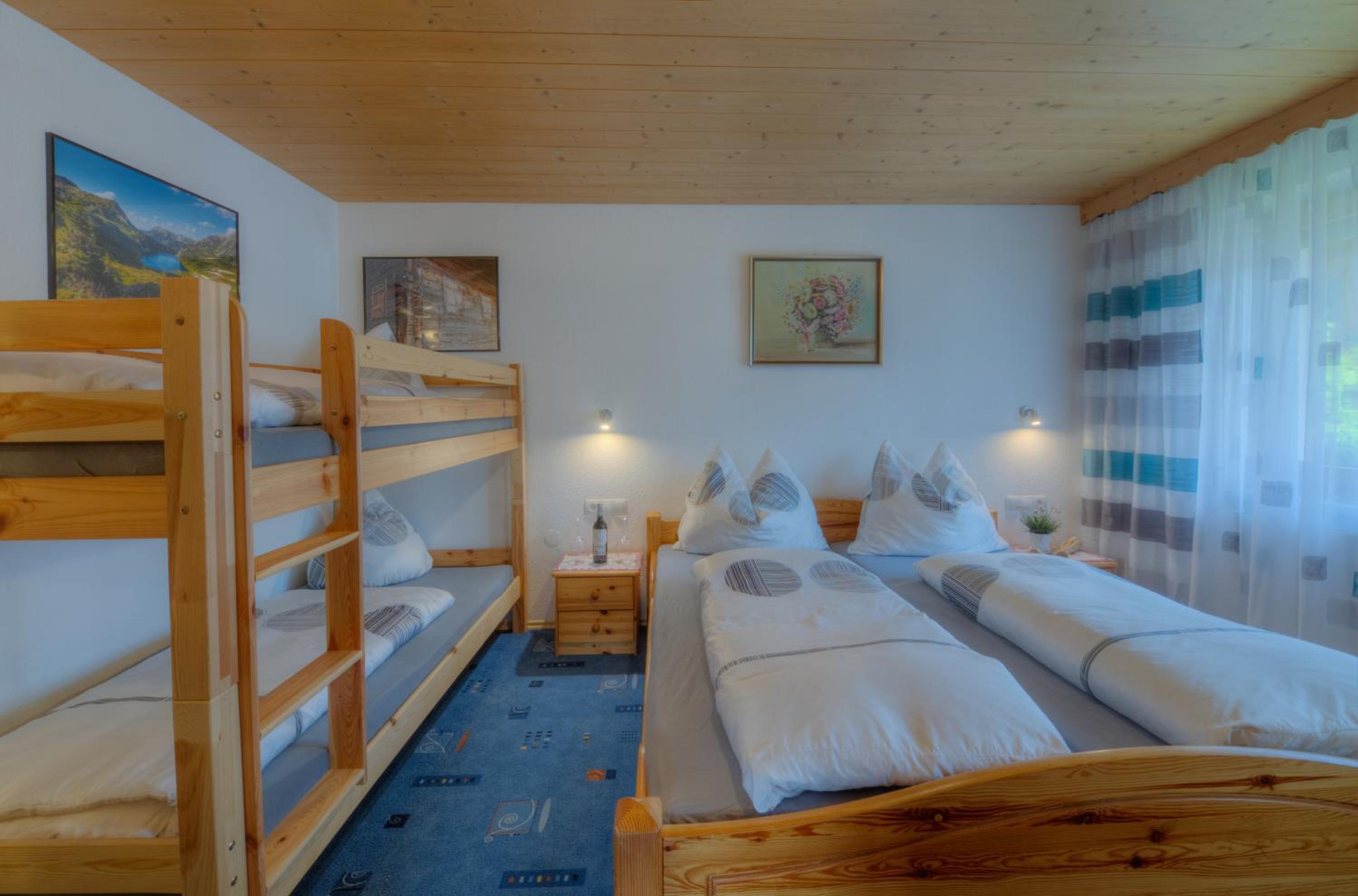 Four-Bedroom Apartment with Balcony and 2 Bathrooms photo 2