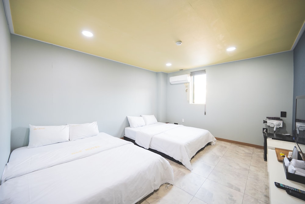 Traditional Room, Multiple Beds photo 1