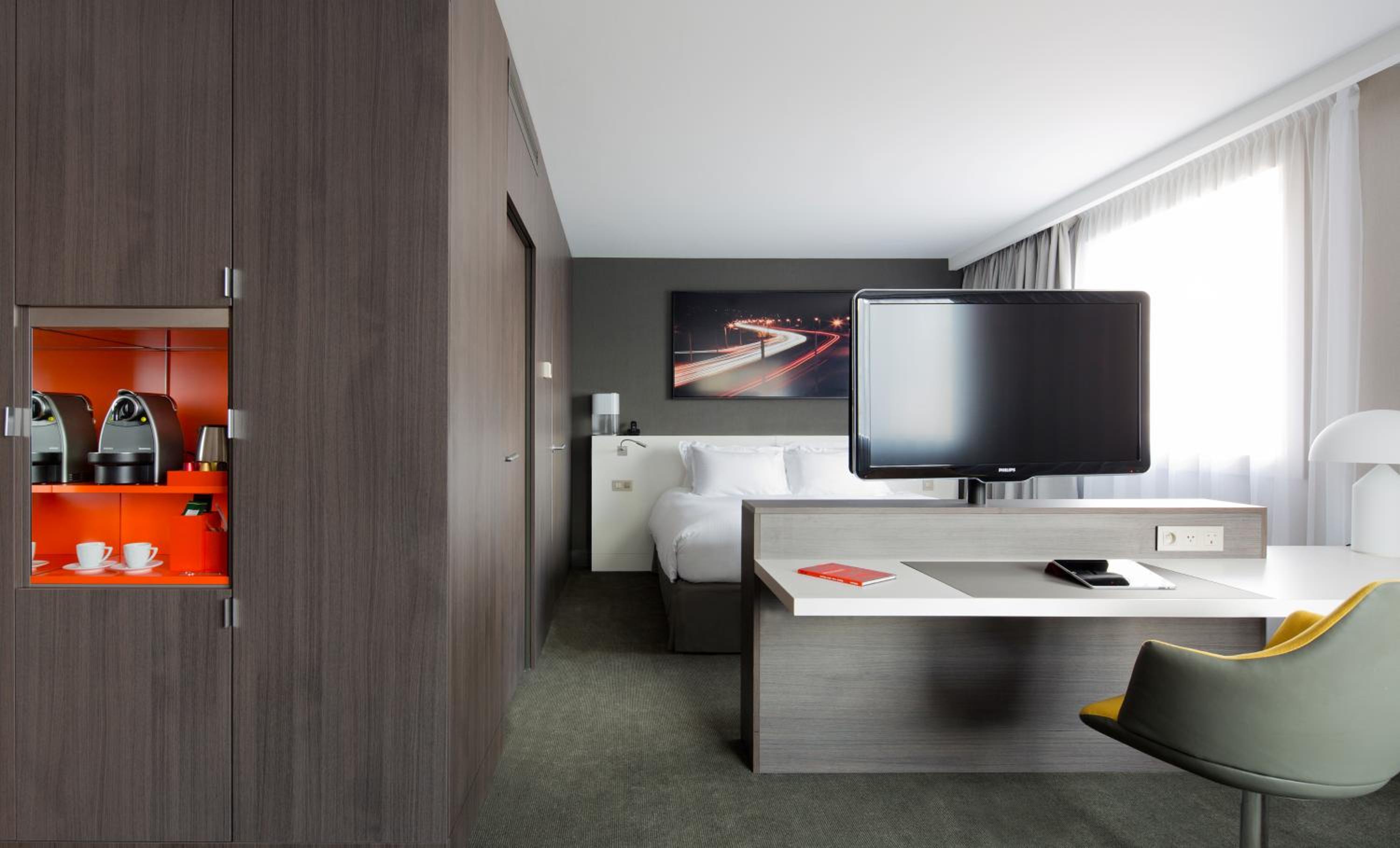 Junior King Suite With Panoramic View - Photo 9
