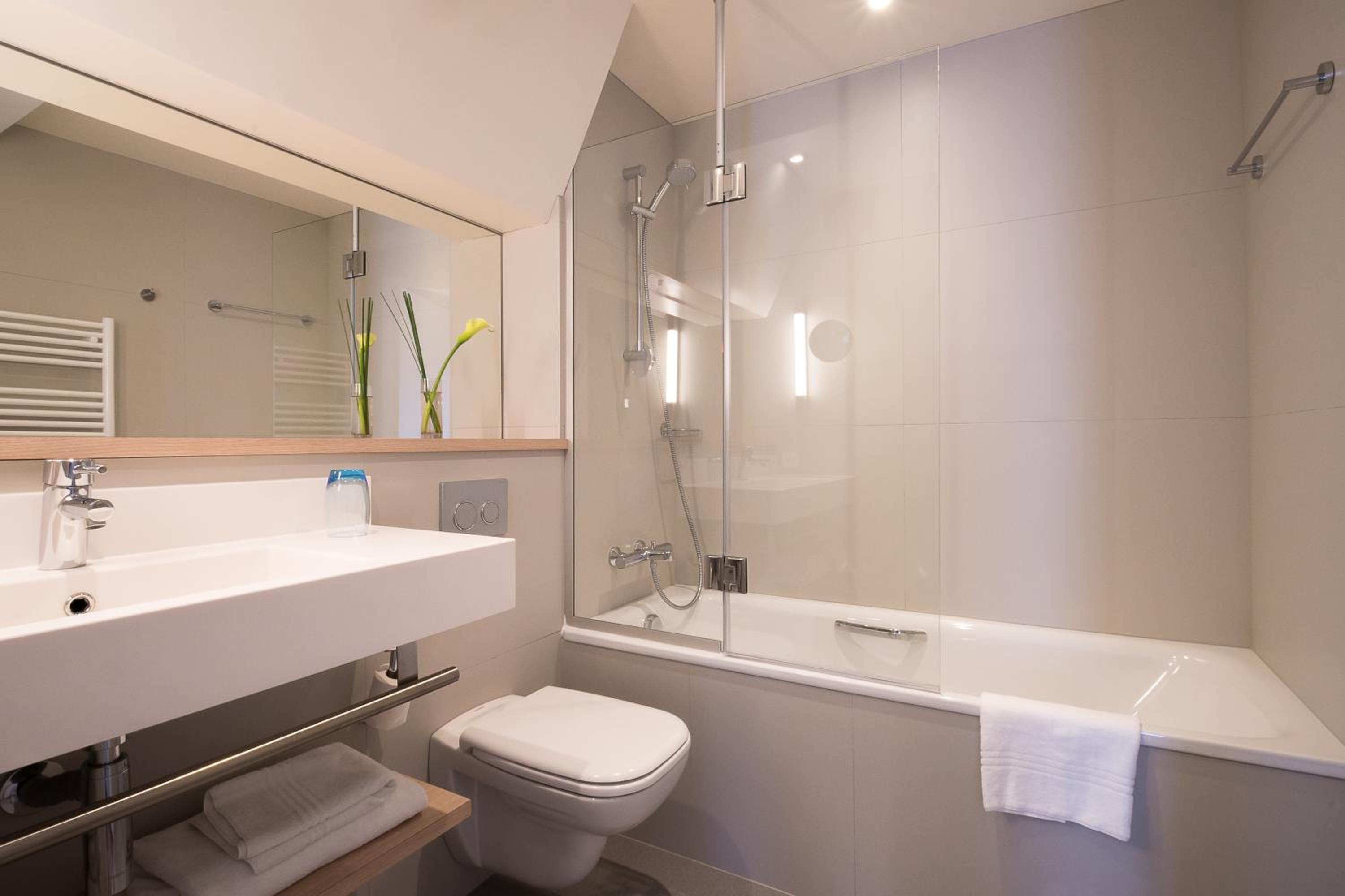 Privilege Double Room with Bacony and Park View - Photo 7