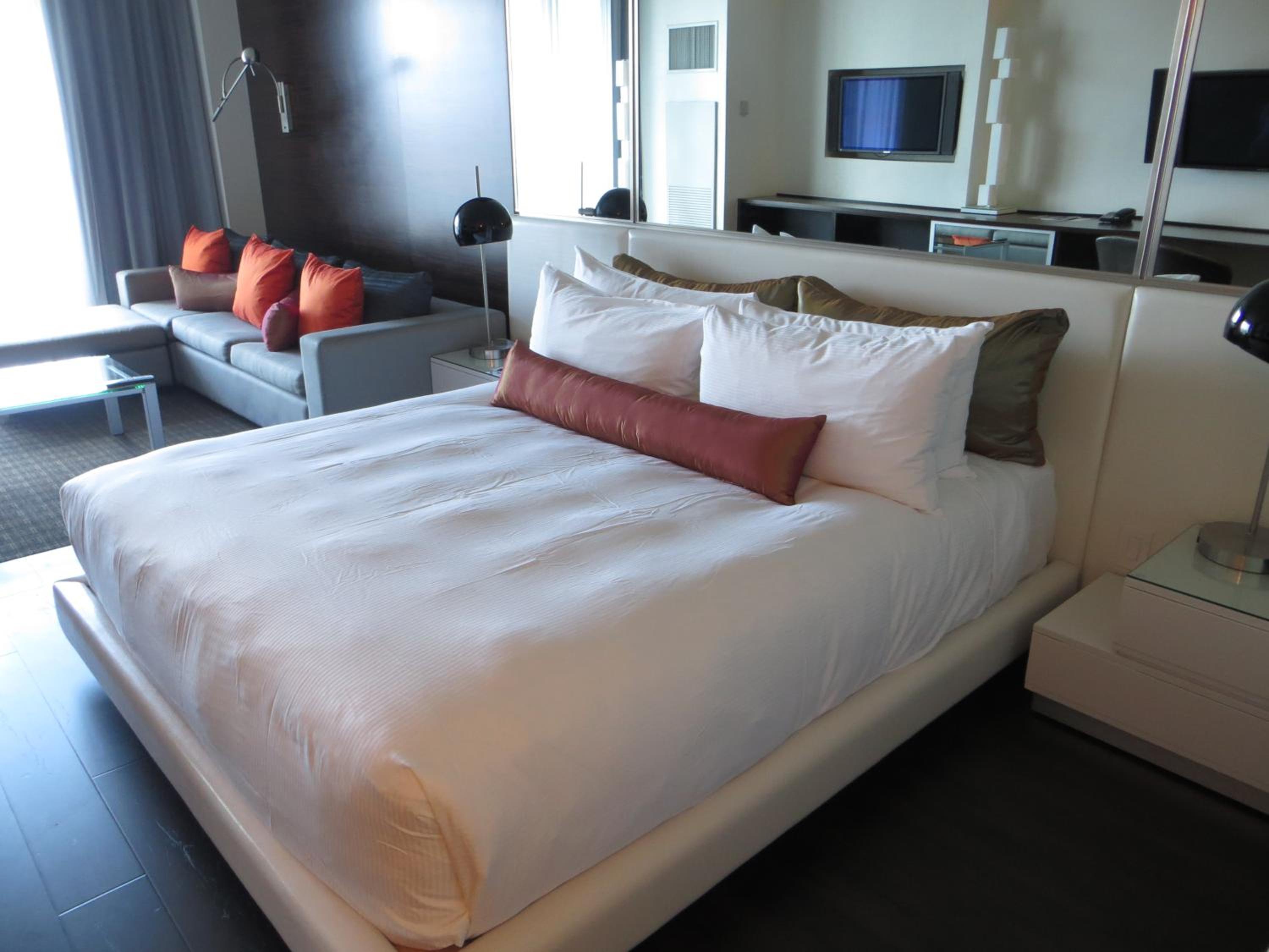 King Studio With Sofa Bed