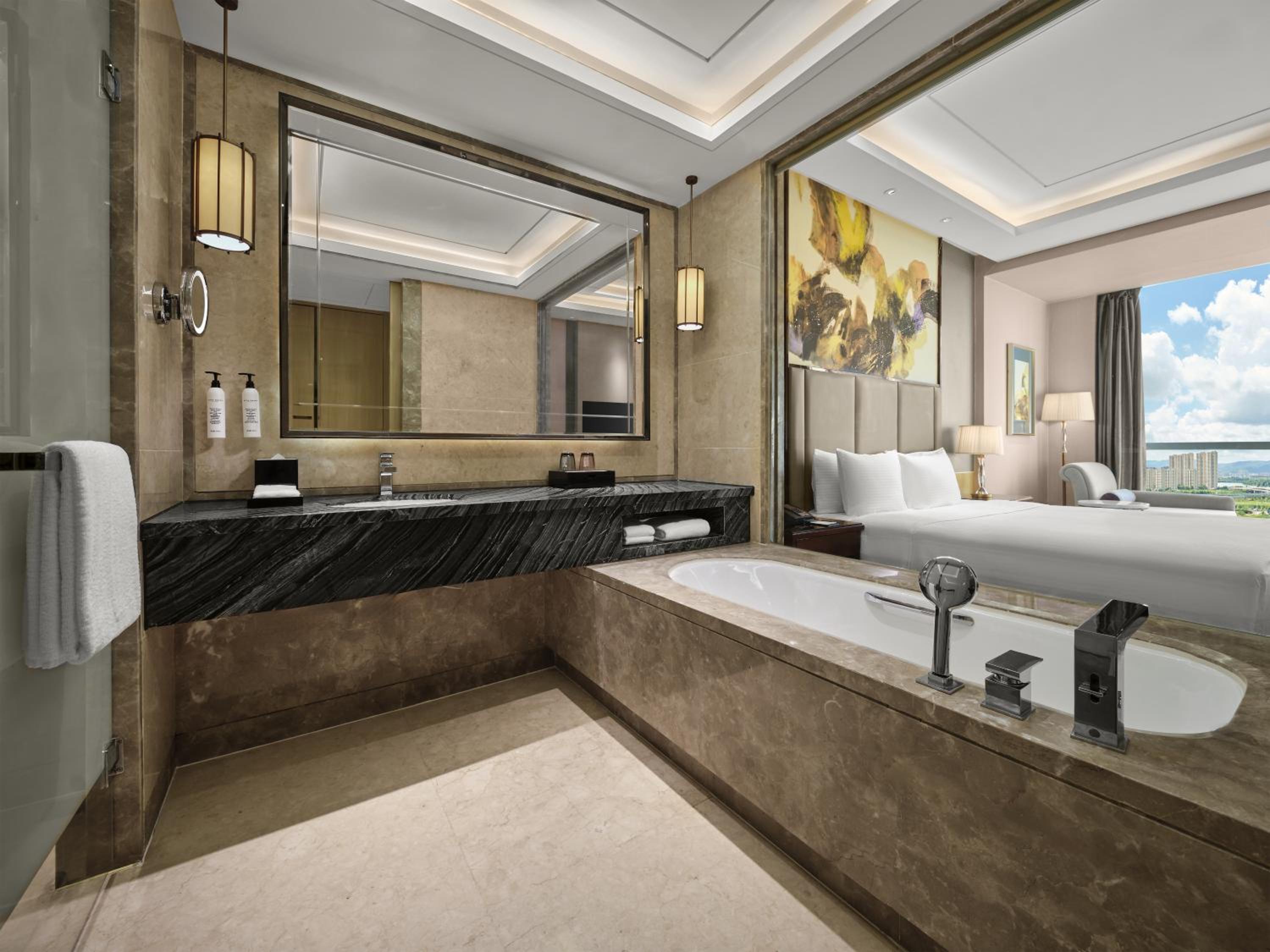 Grand Deluxe View King Room photo 2