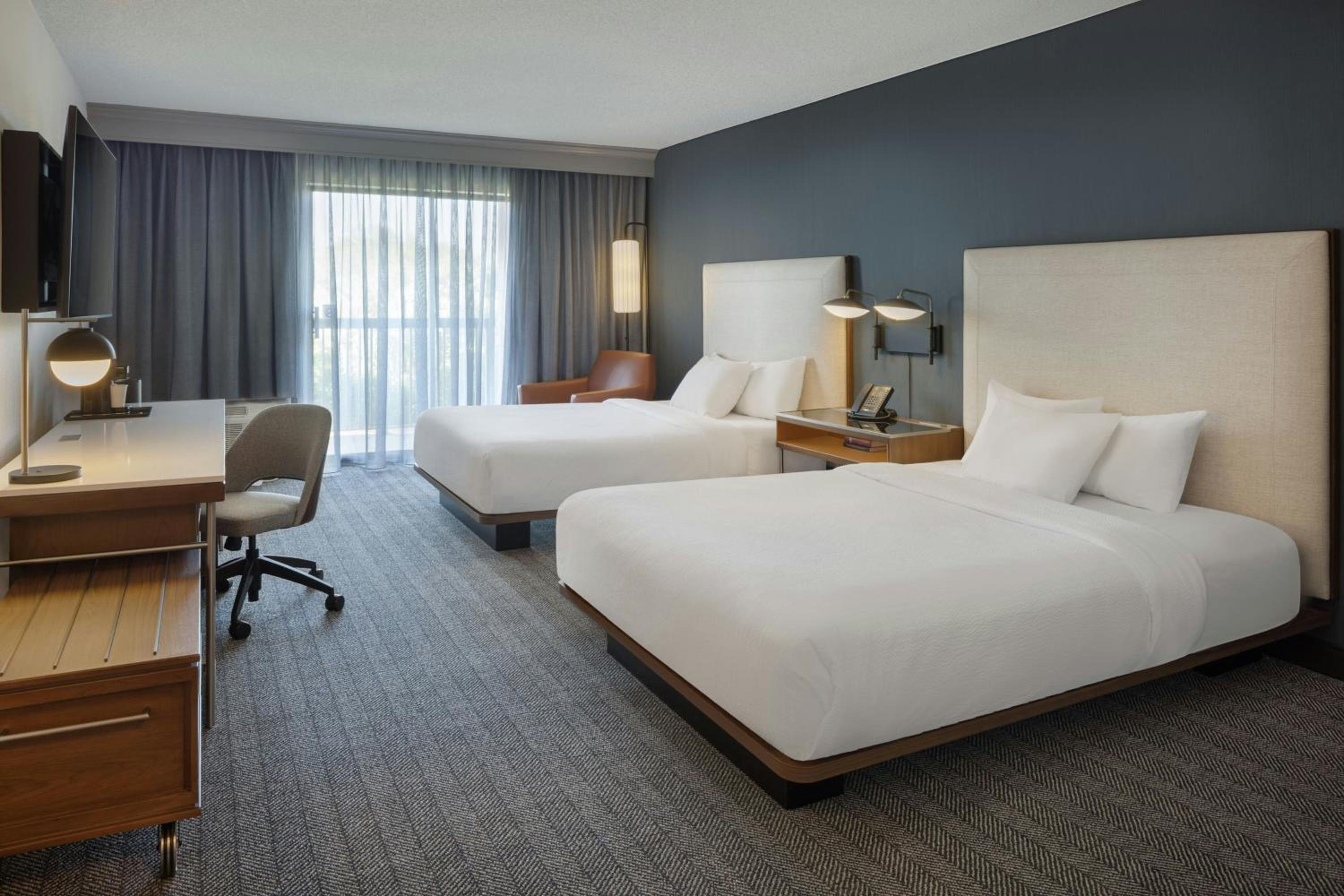 King Room with Sofa Bed - Hearing Accessible - Photo 13