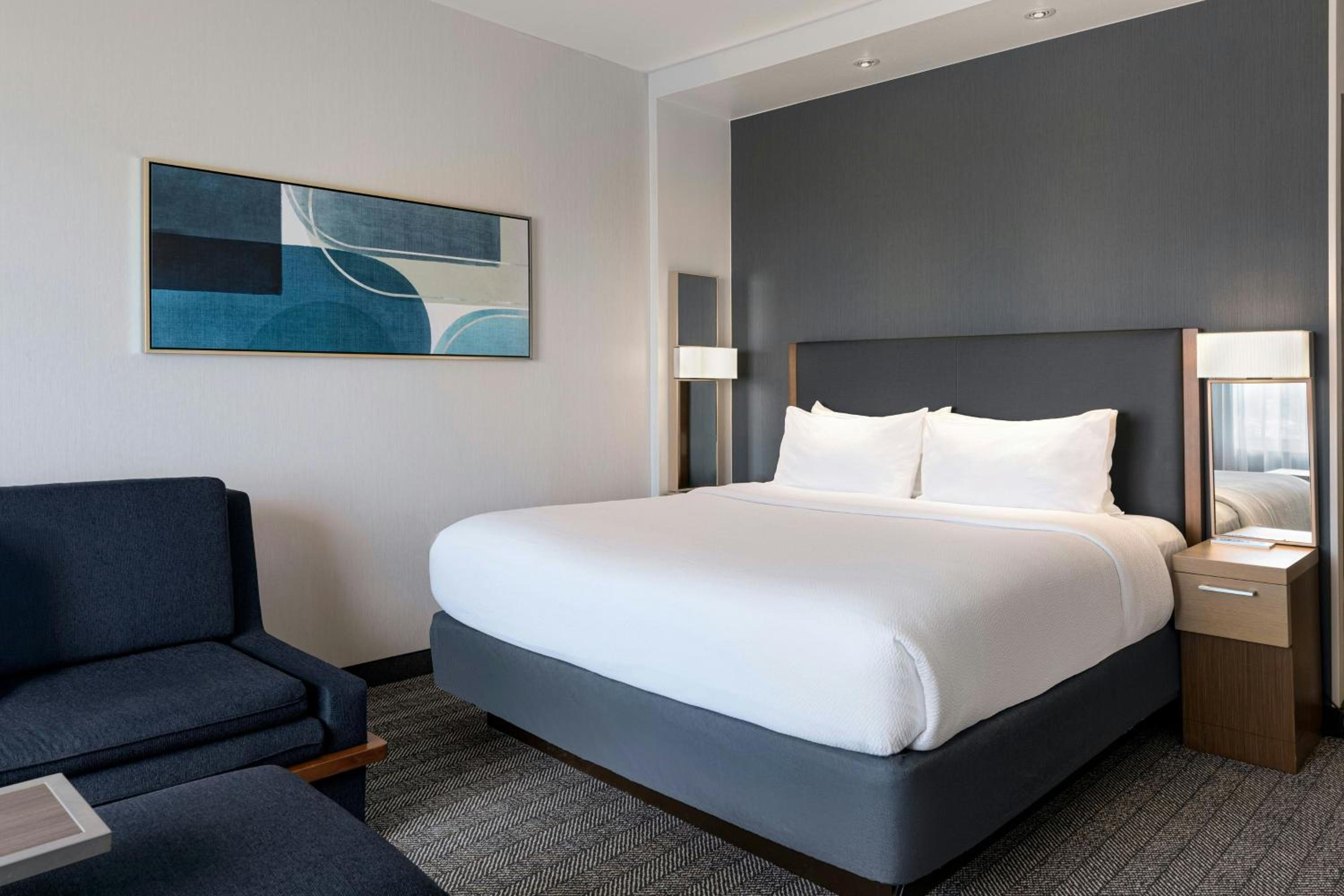 King Room - Hearing Accessible - Photo 2