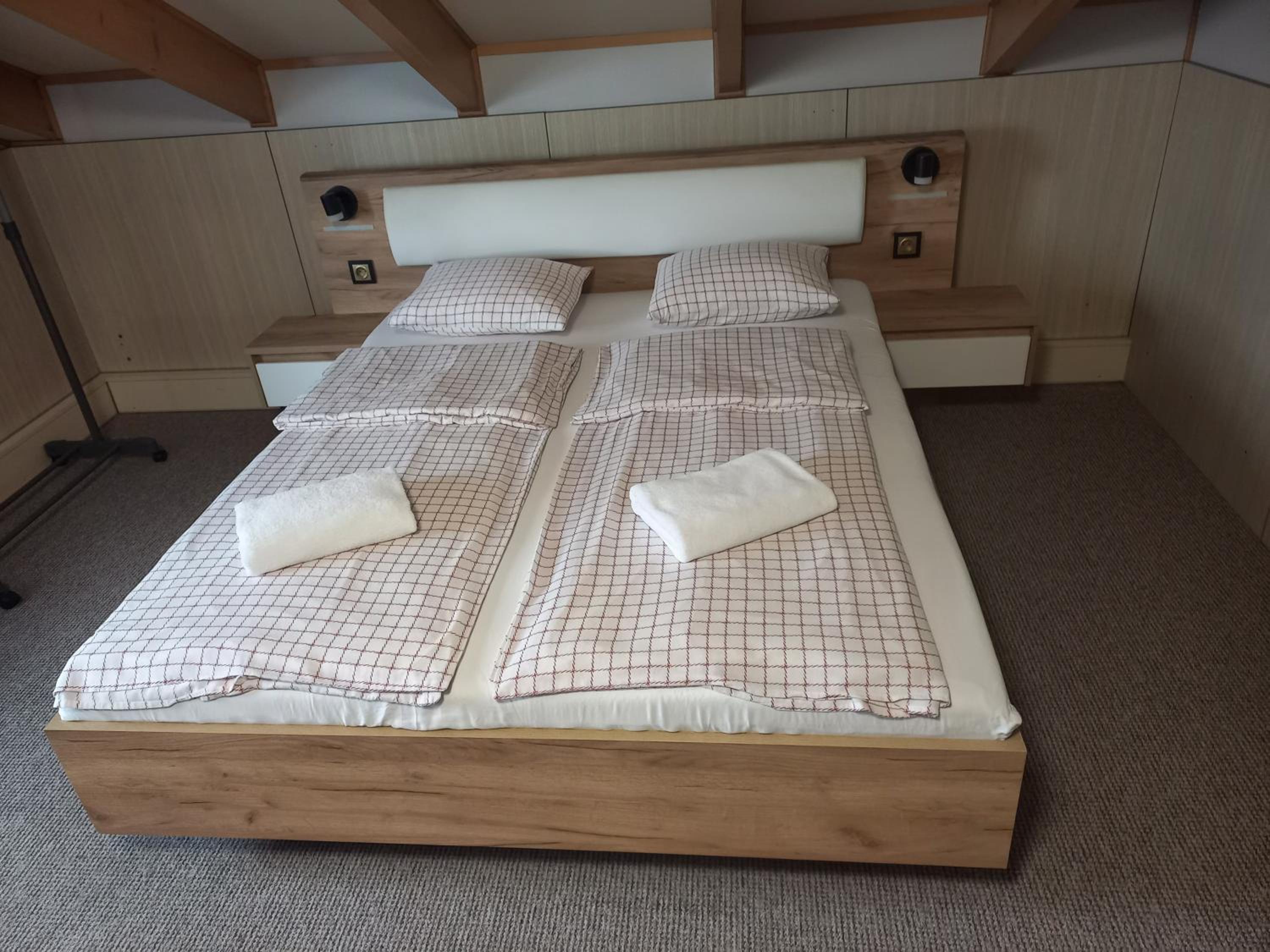 Standard King Room photo 2