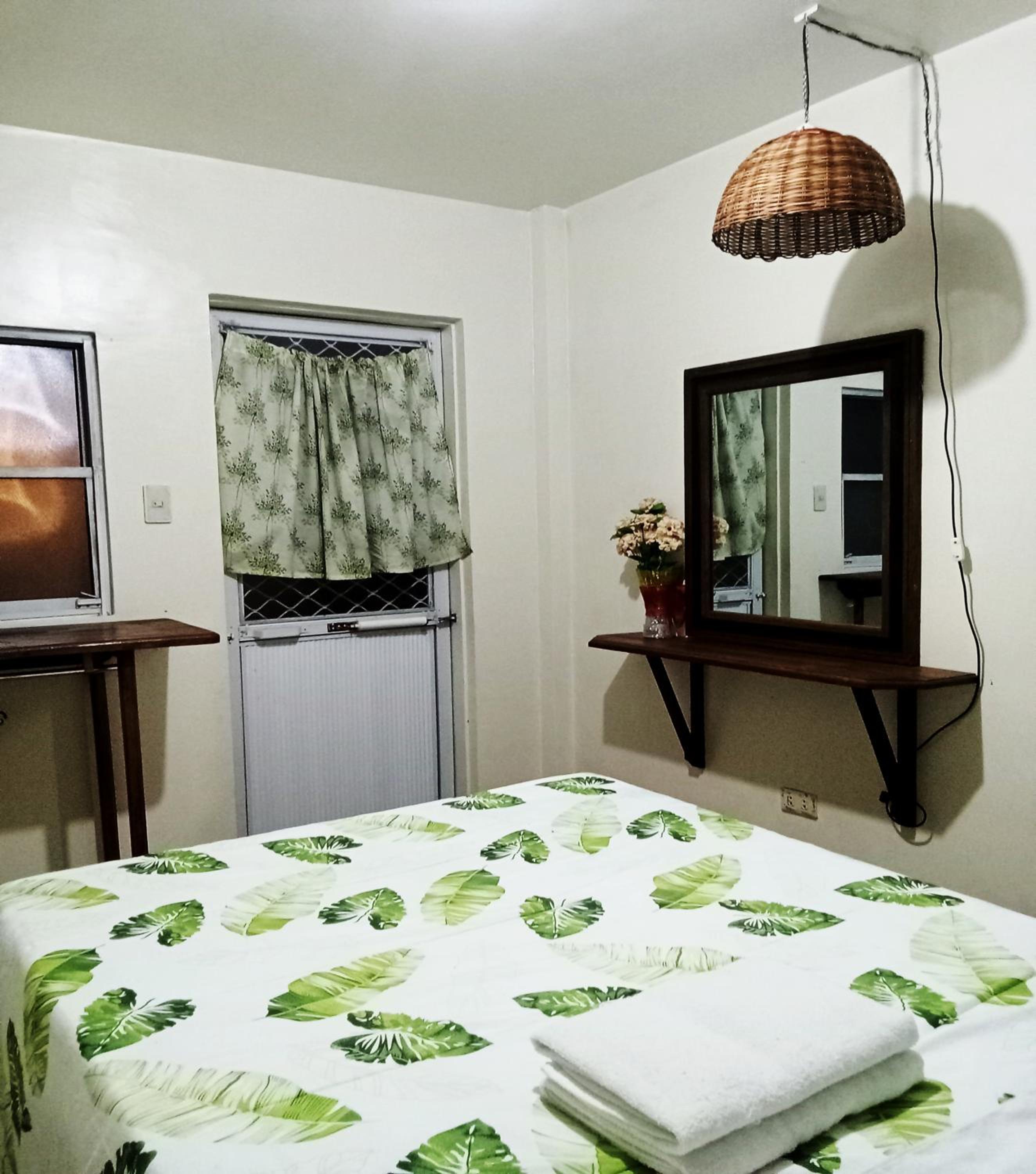 Basic Triple Room with Shared Bathroom photo 3