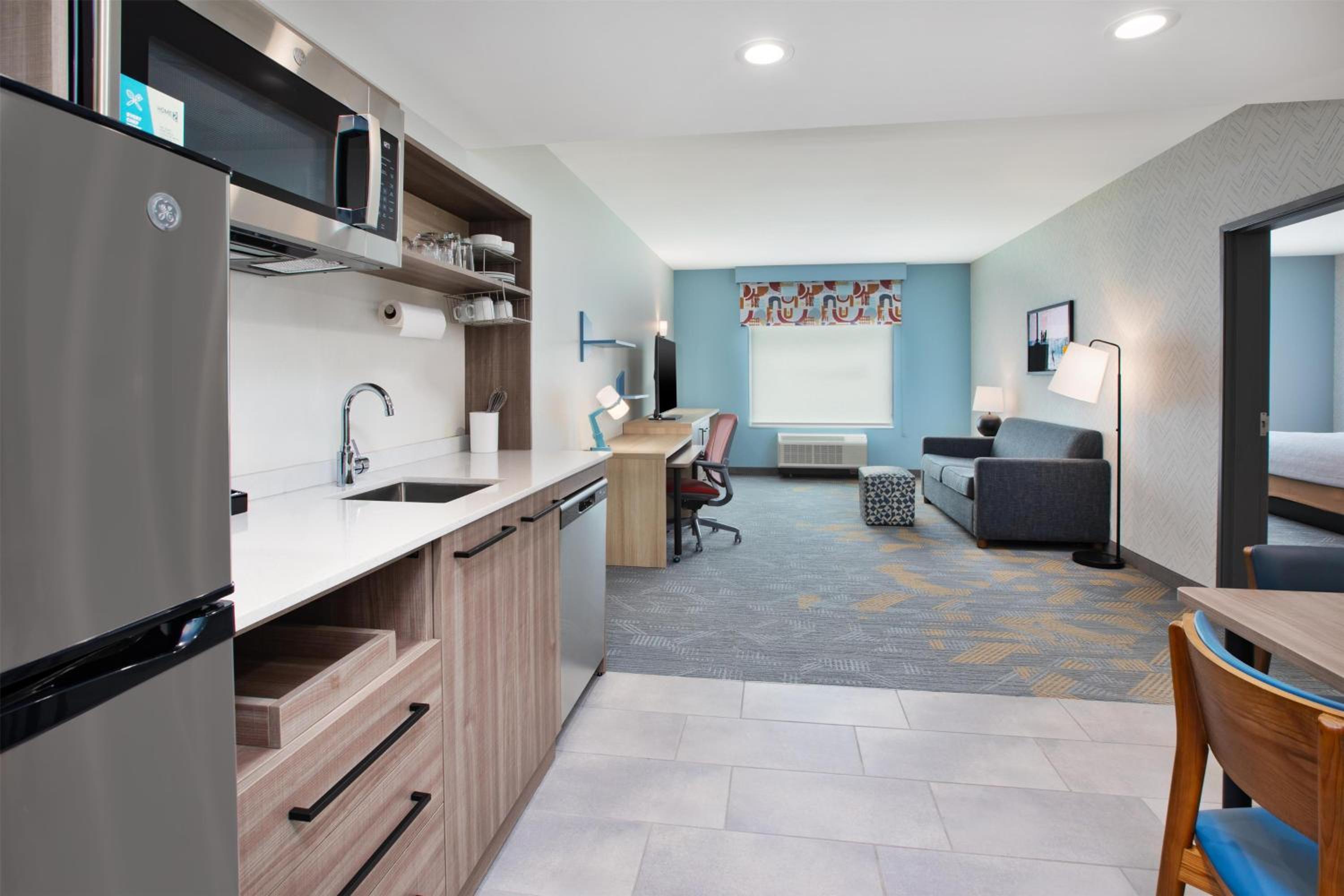 One-Bedroom King Suite - Photo 3