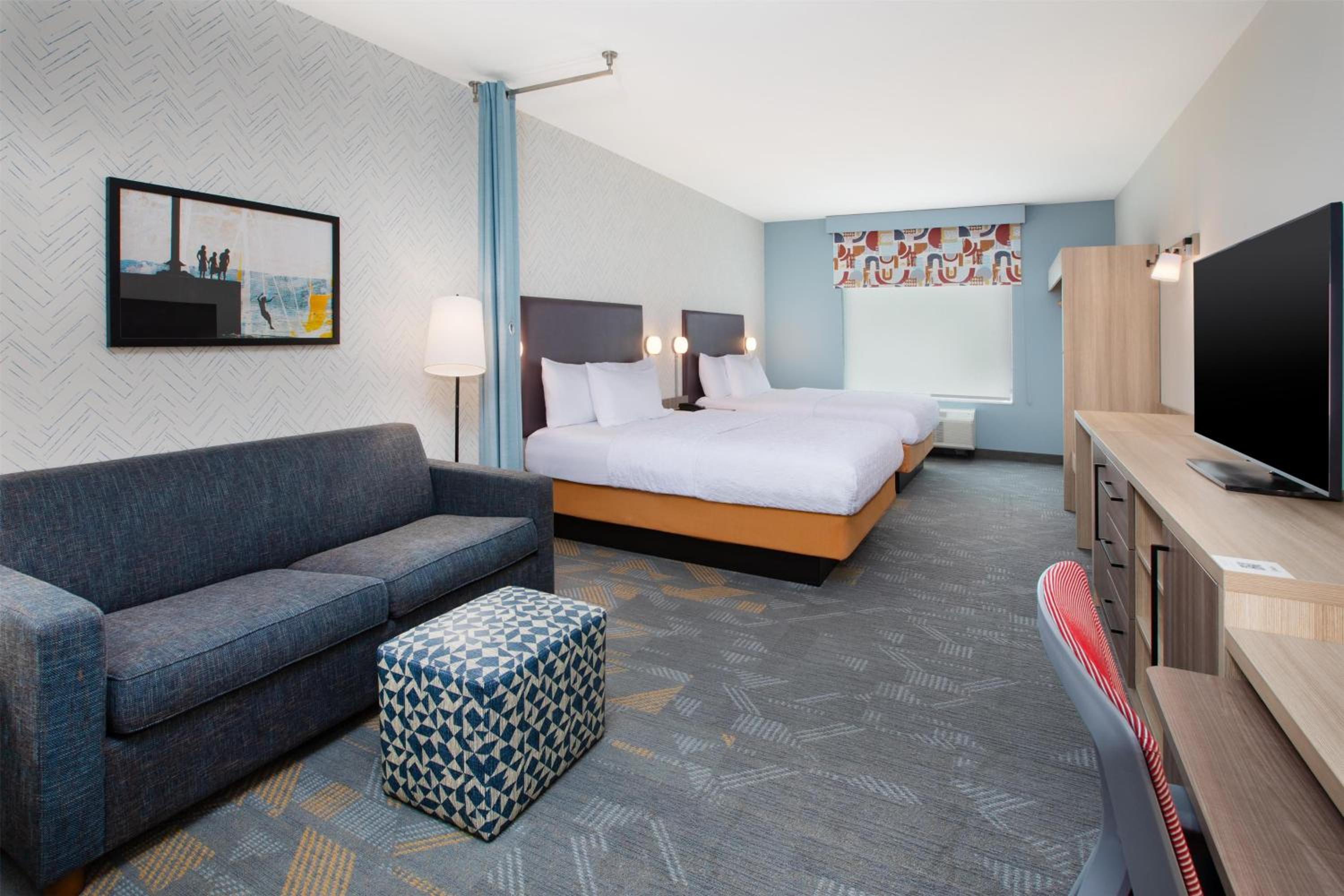 Studio Suite with Two Queen Beds - Photo 2