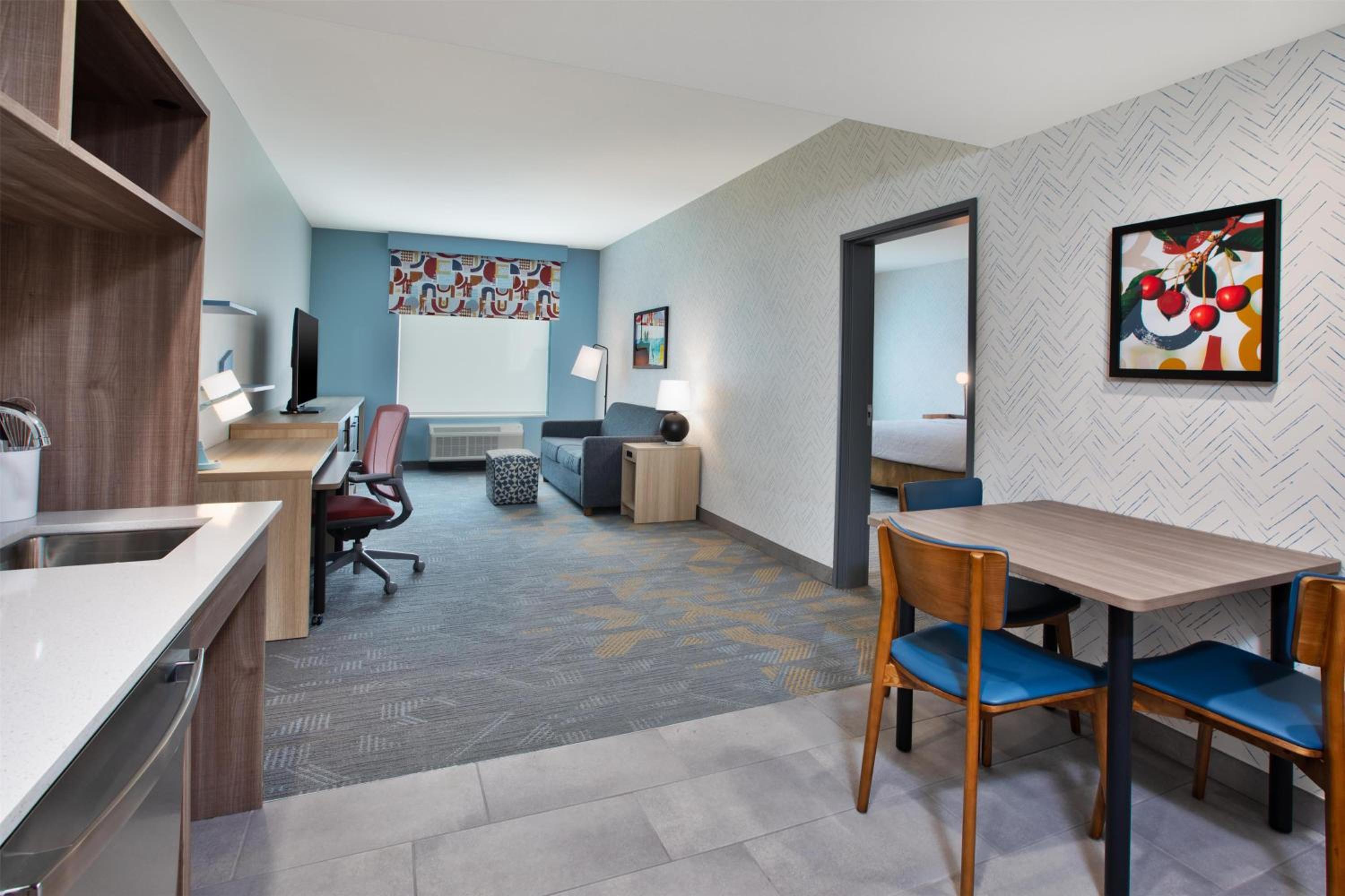 One-Bedroom King Suite with Bath Tub - Disability Access - Photo 1