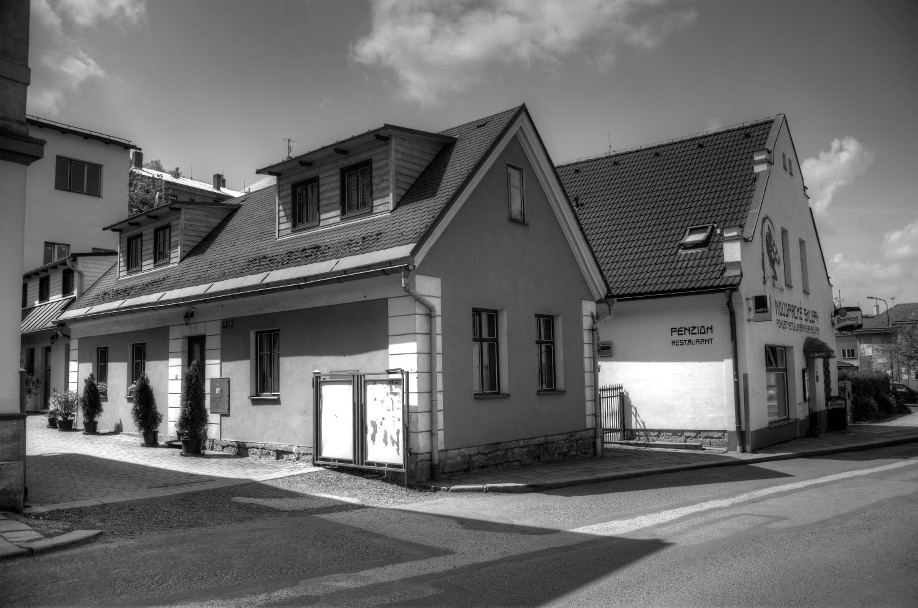 Four-Bedroom House photo 2