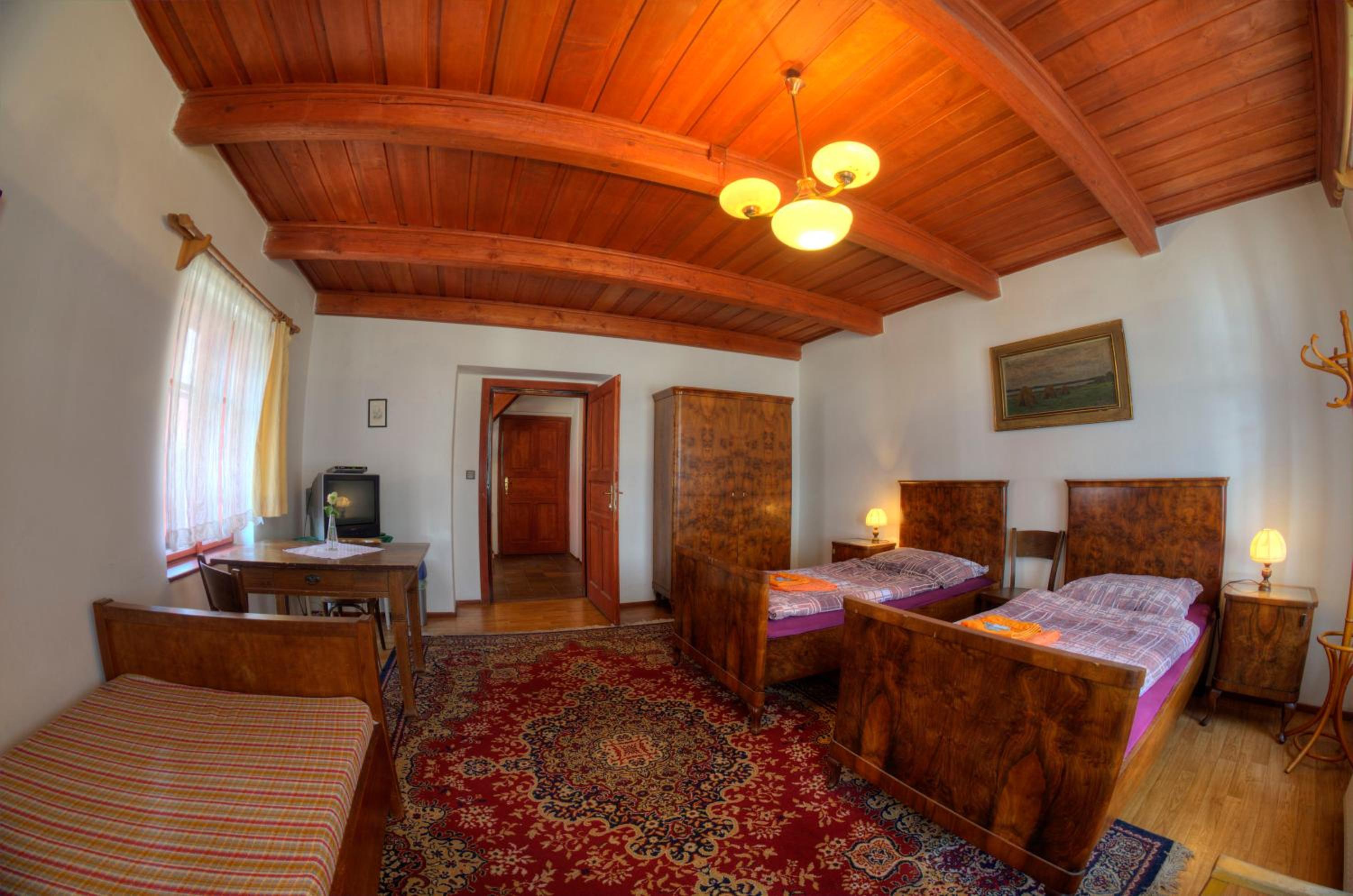 Four-Bedroom House photo 3
