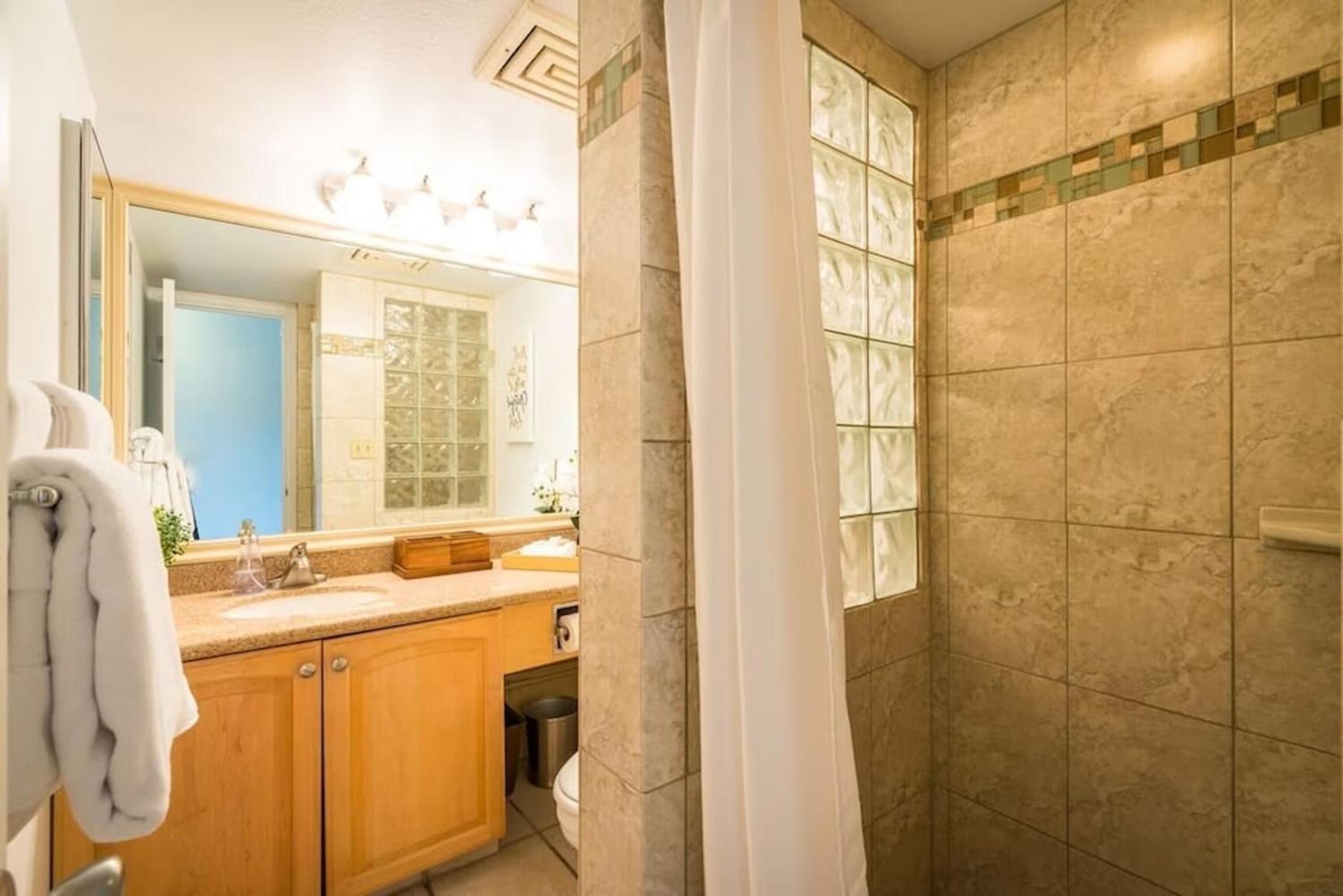 Deluxe One-Bedroom Apartment with Ocean View