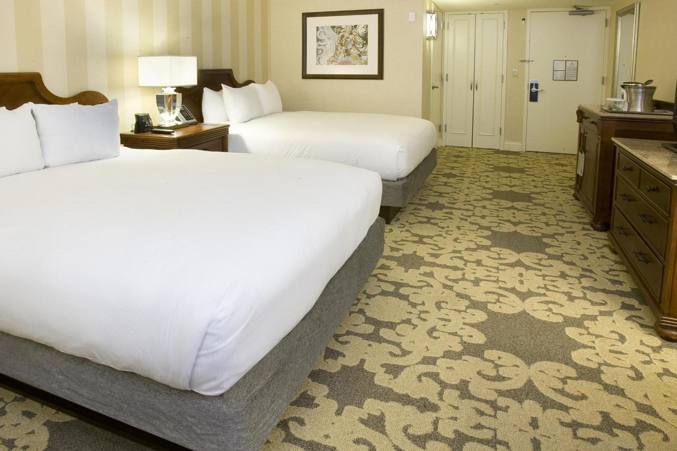 Queen Room with Two Queen Beds and River View - Photo 1
