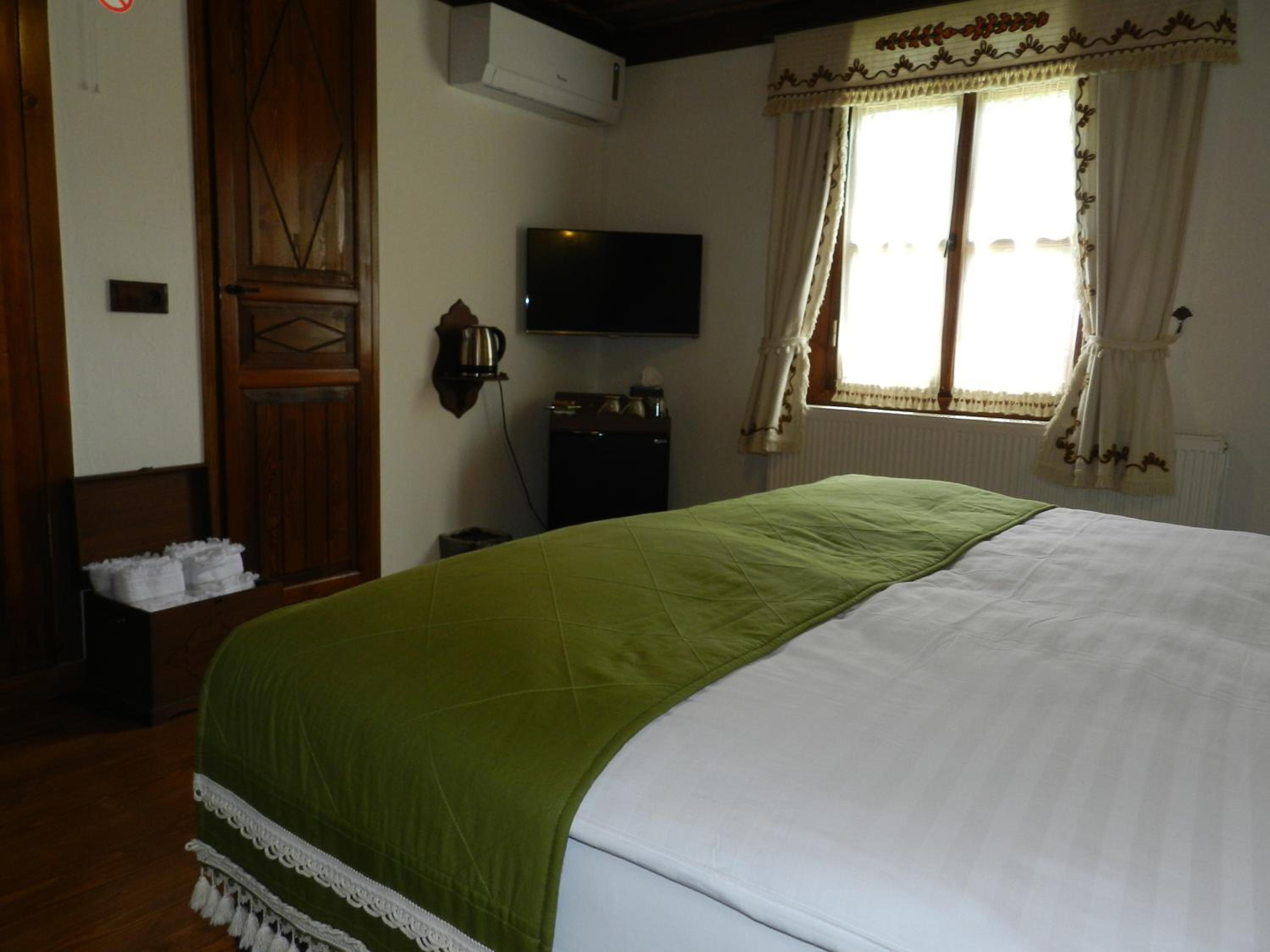 Standard Double or Twin Room photo 3