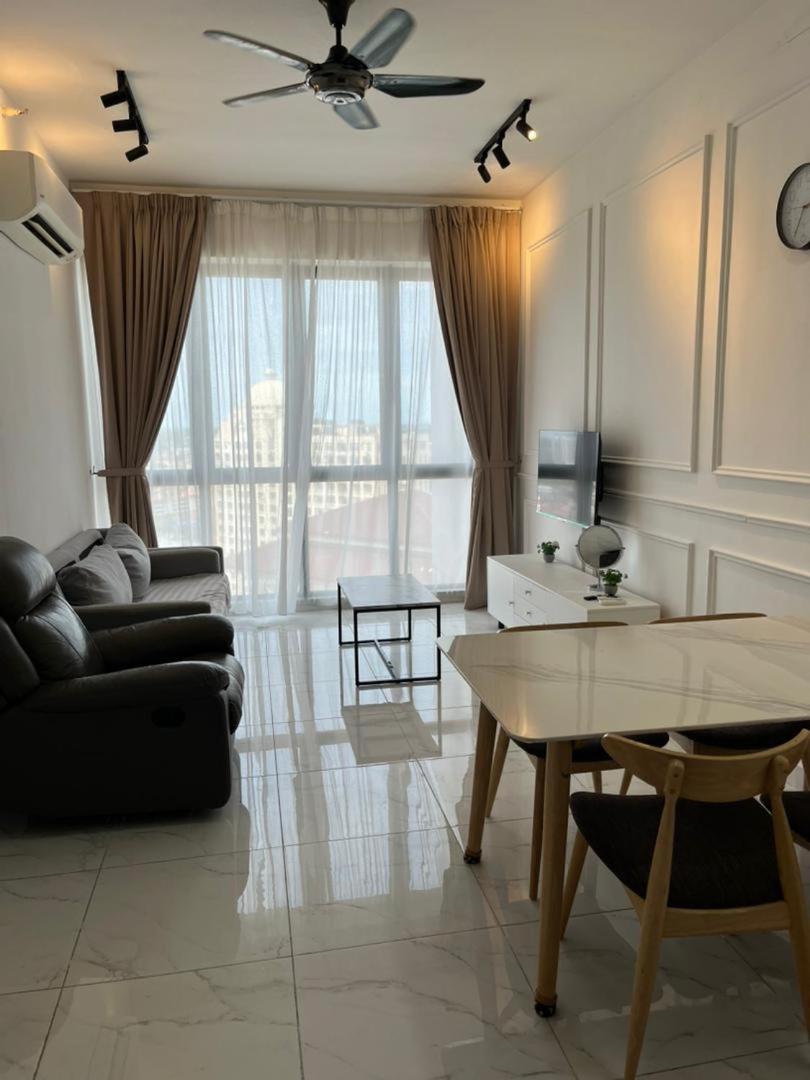Two-Bedroom Apartment with View photo 2
