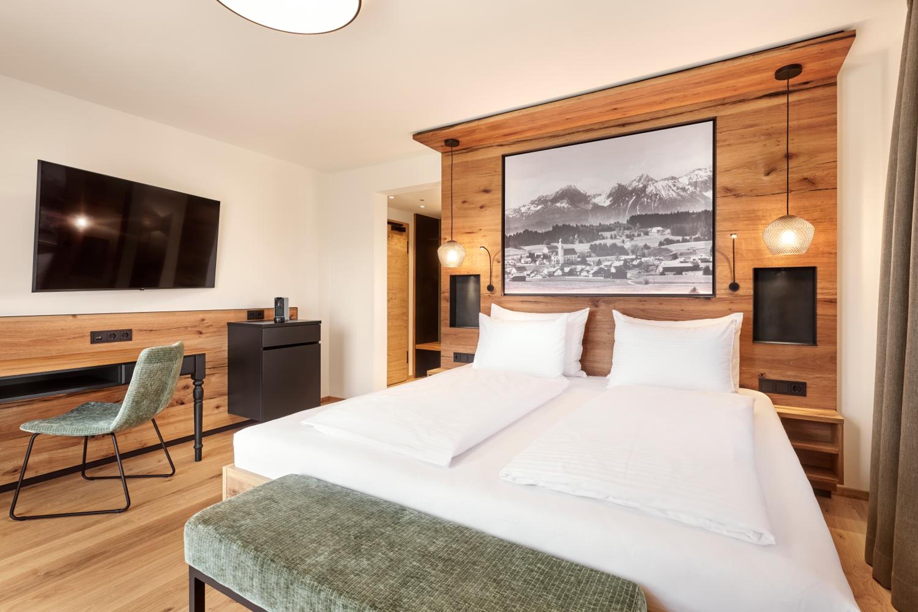 Suite with Mountain View